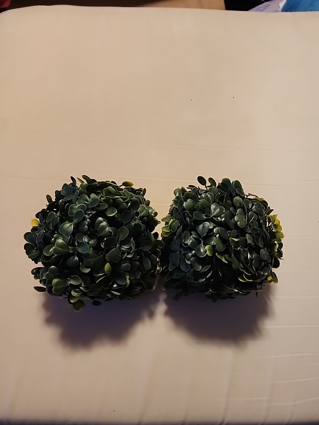 Hotop 2 Pcs Artificial Plant Topiary Balls Indoor/Outdoor 5″ Decor (M5)