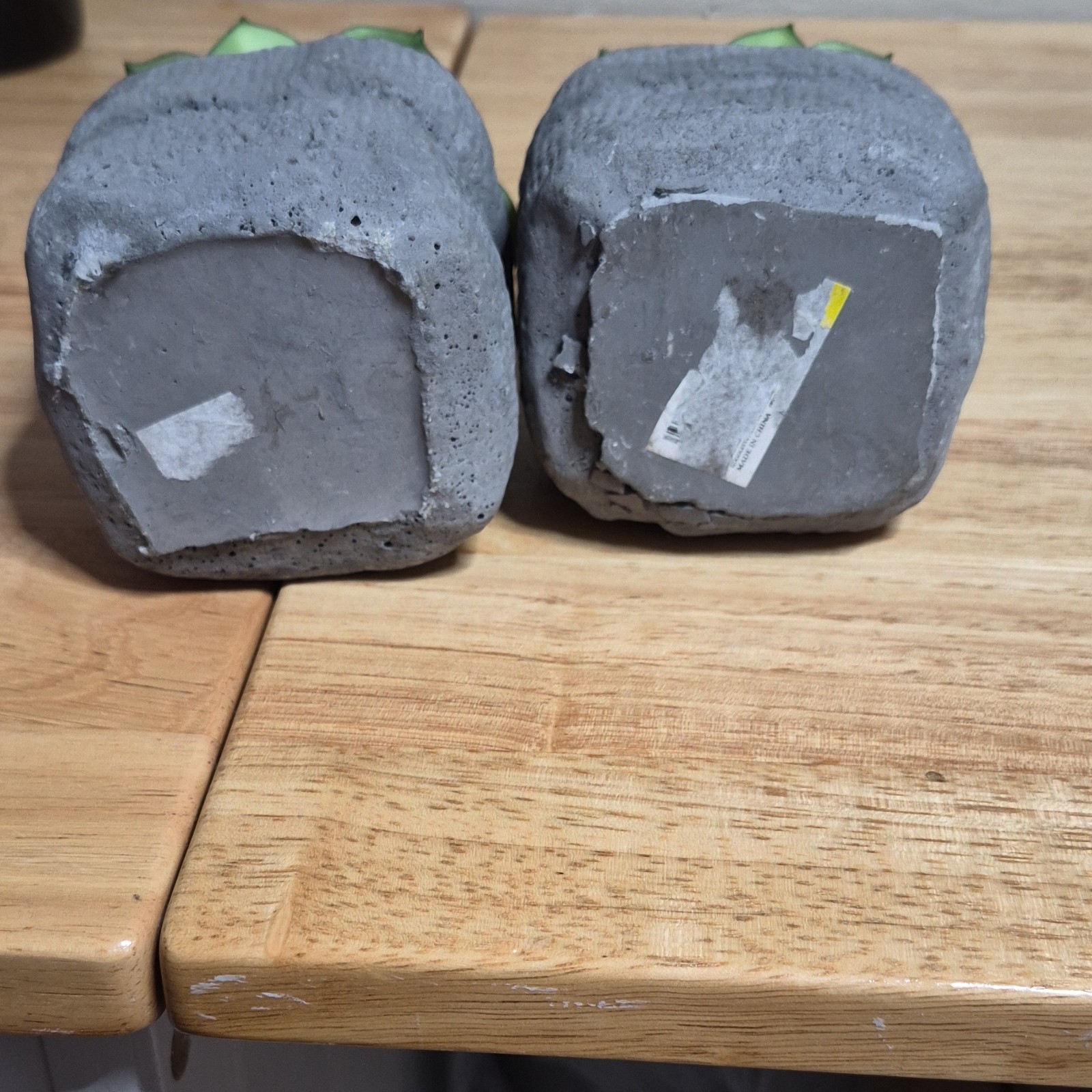 2x Artificial Succulent Arrangement in Gray Square Planters, Green Plastic