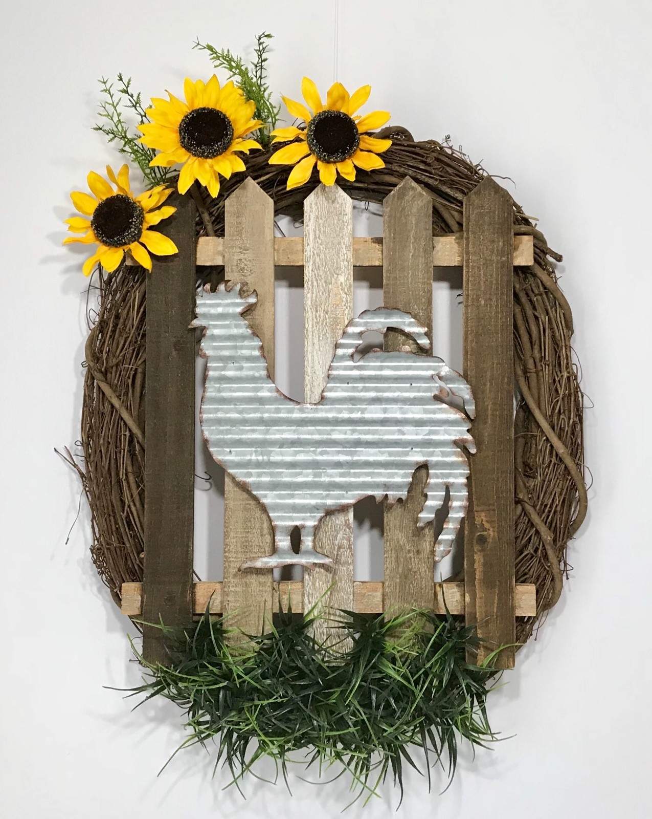 OVAL GRAPEVINE WREATH WOODEN FENCE GALVANIZED METAL ROOSTER SIGN SUNFLOWERS NEW