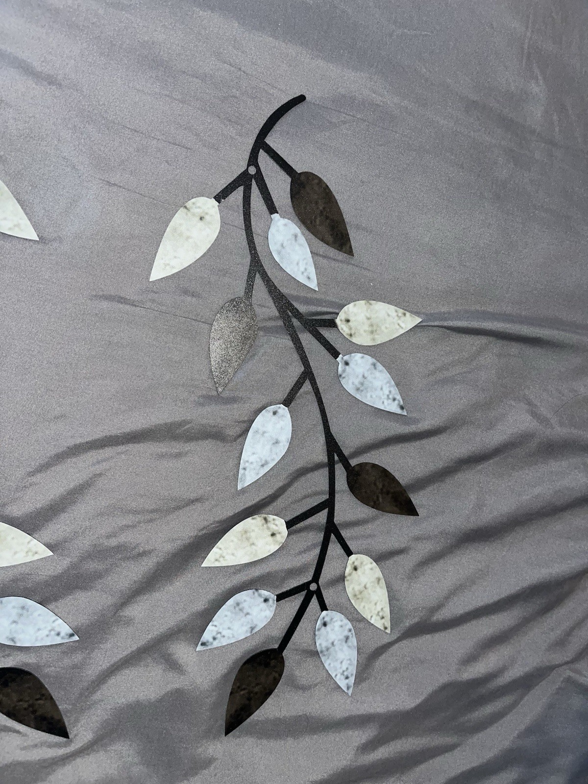 Metal Branch Leaf Wall Decor, Artificial Leaves Theme, Black & Silver