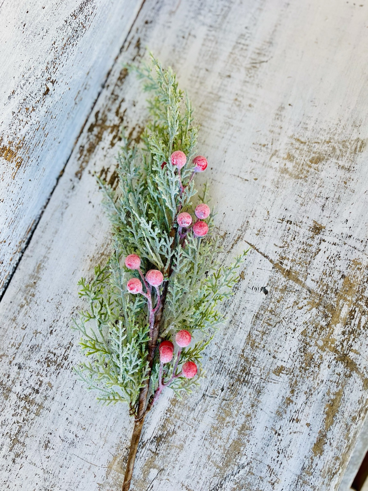 Snowy Cedar & Sugar Berry Spray
