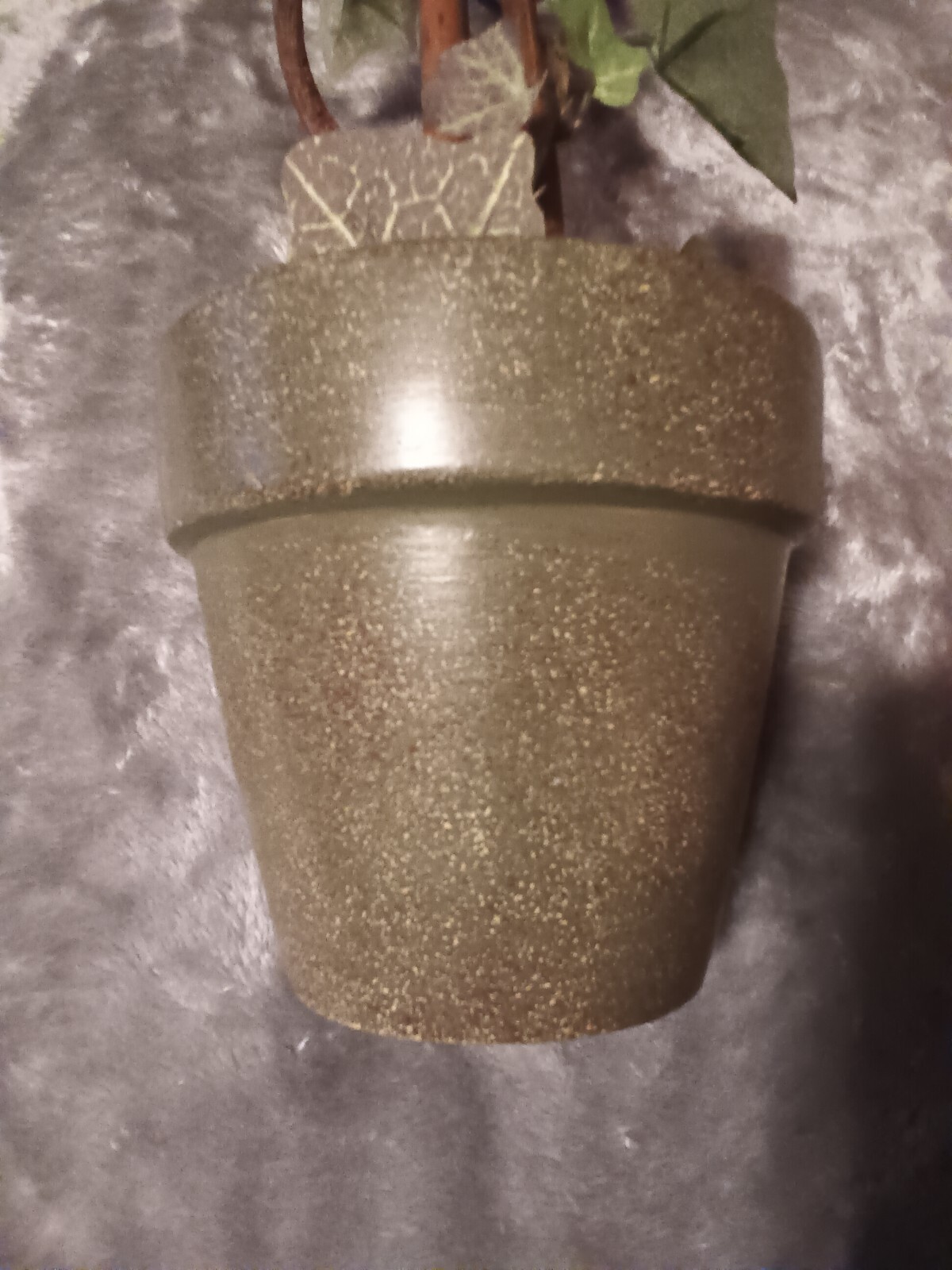 Ivy topiary ball tree in green pot,artificial.