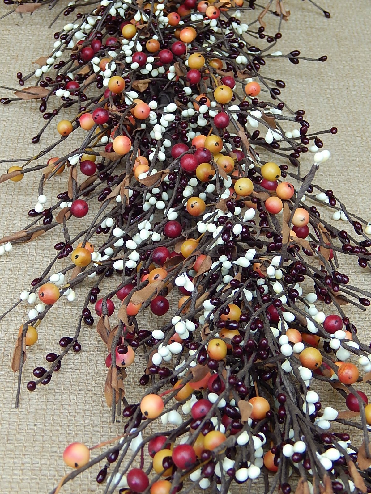 Rustic Berry Garland – Mixed Berries in BURGUNDY ROSEHIP MIX 53″ – NEW