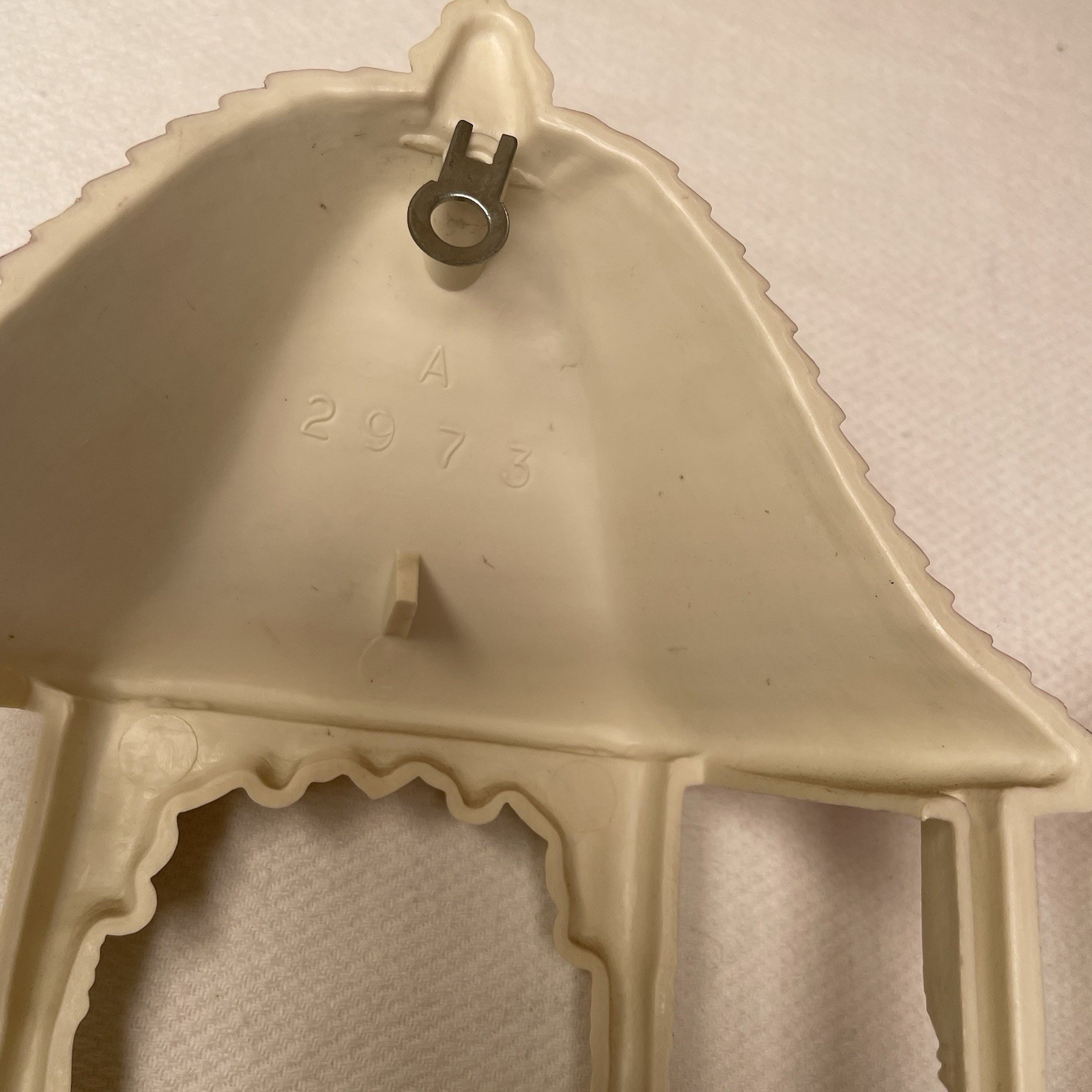 Retro Gazebo Wall Pockets Pair Vintage Cream Pink Plastic 70s Cottagecore Decor