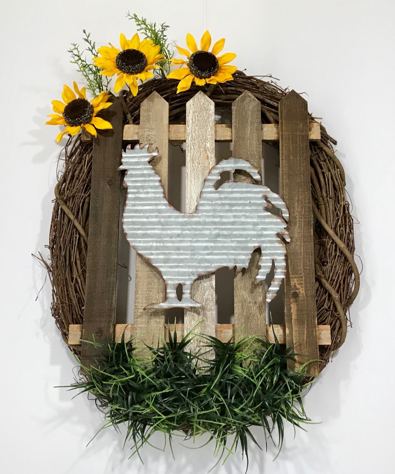 OVAL GRAPEVINE WREATH WOODEN FENCE GALVANIZED METAL ROOSTER SIGN SUNFLOWERS NEW