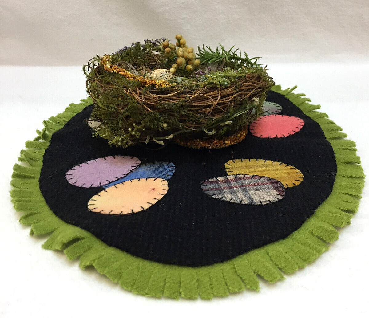 Handmade Placemat Felt Fringed Oval Egg Pattern & Faux Grass Birds Nest w/Eggs