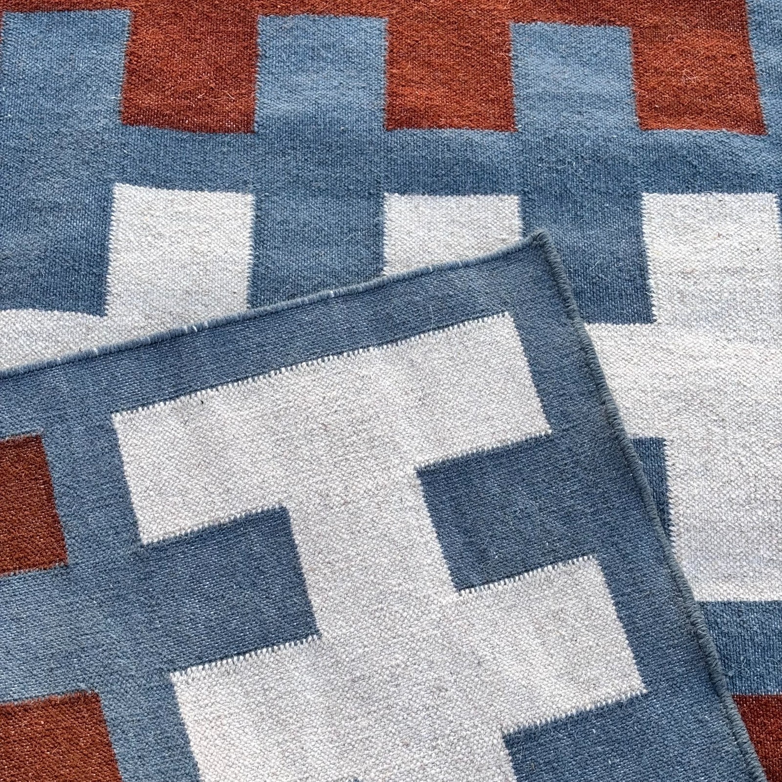 Small Handmade Wool Mat Rug 2.5×4 Ft Floor Area Kilim Carpet