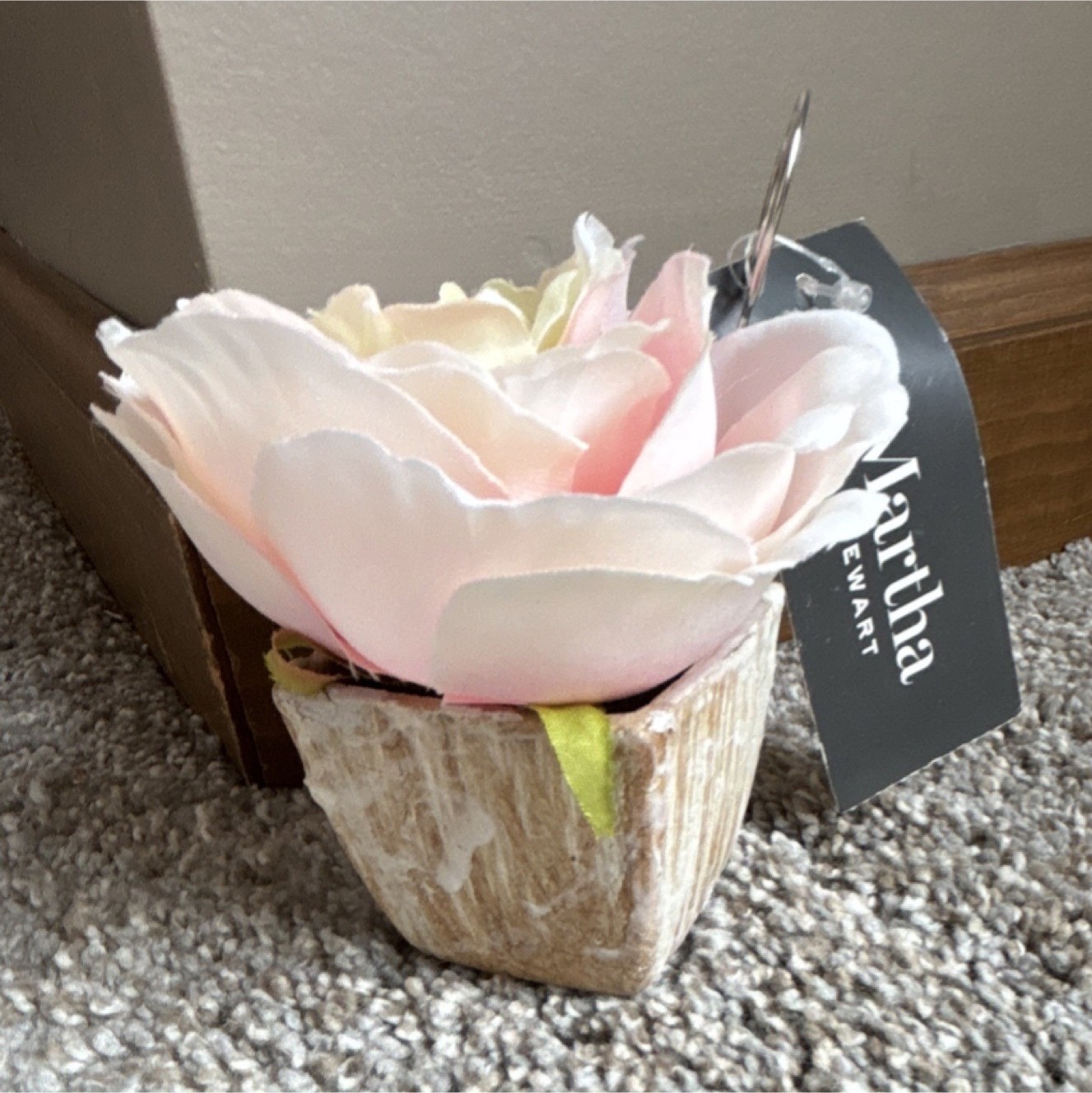 Martha Stewart Artificial Silk, Pink White Green Place Place Card Holder