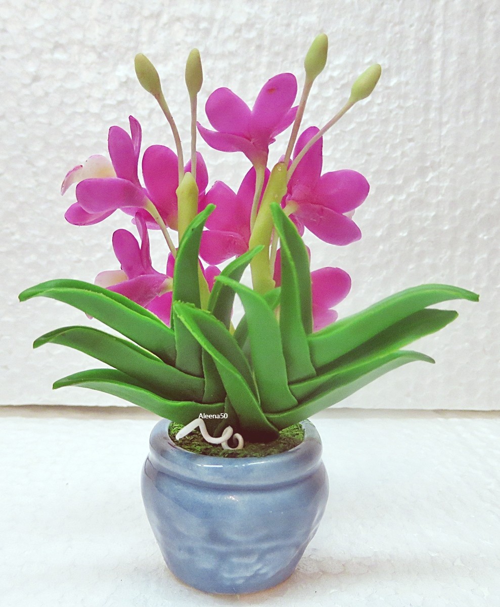 US Stock 4″H Handmade Air-Dry-Clay-Crafted Cymbidium Orchid Arranged in Pot