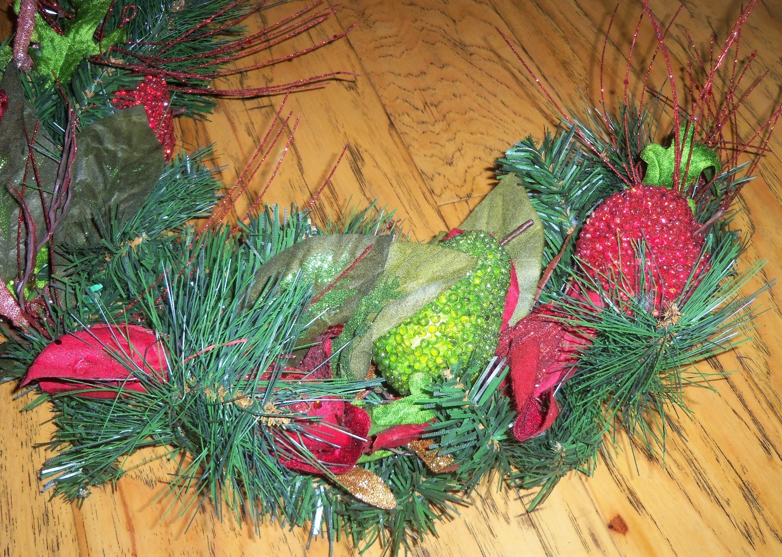 Artificial Sugar Coated Faux Fake Fruit & Foliage Wall Hanging Garland Spray Red