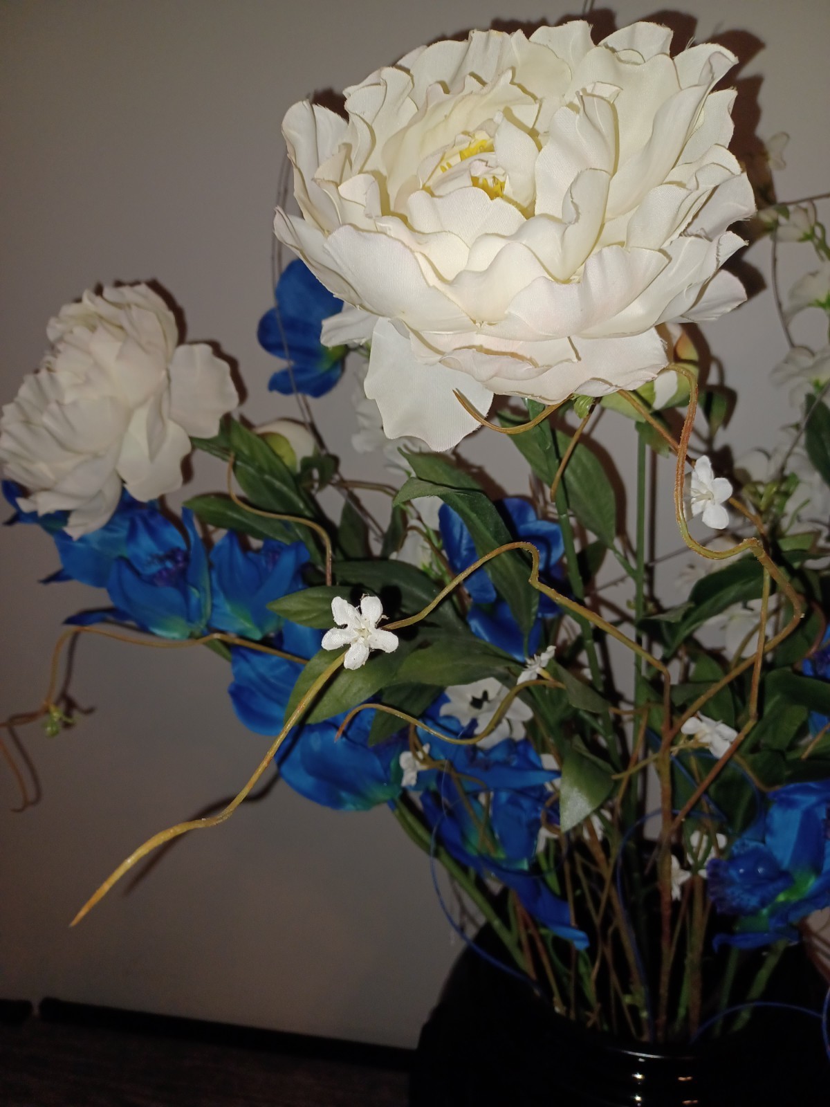 New Large Artificial Flower Arrangement In Vintage Anchor Hocking Glass Vase