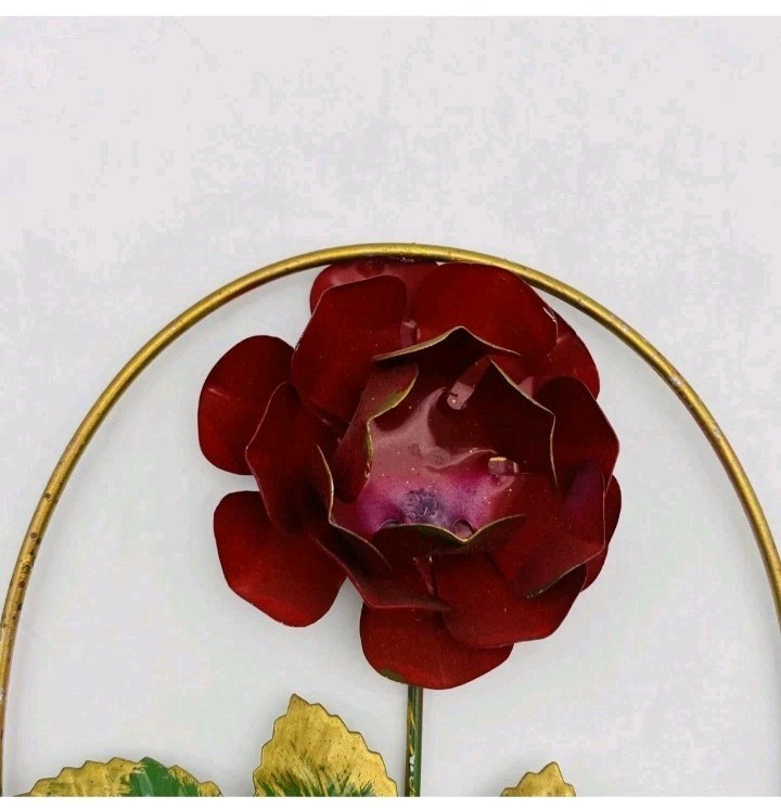 Vintage Red Rose Wreath metal wall place Made in Hong Kong