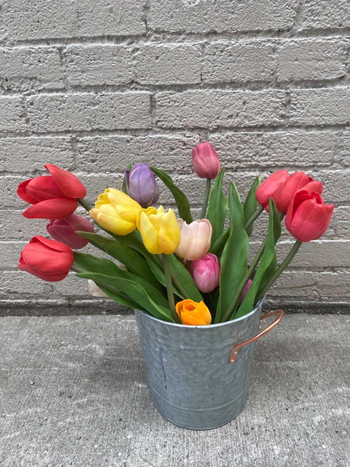 Vintage Artificial Tulip Plastic Flowers With Vase Country Style
