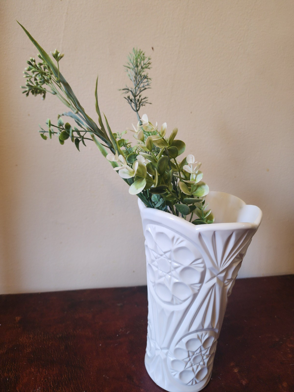 19” Eucalyptus Springerii Seeded Cluster • Faux Greenery Stem
