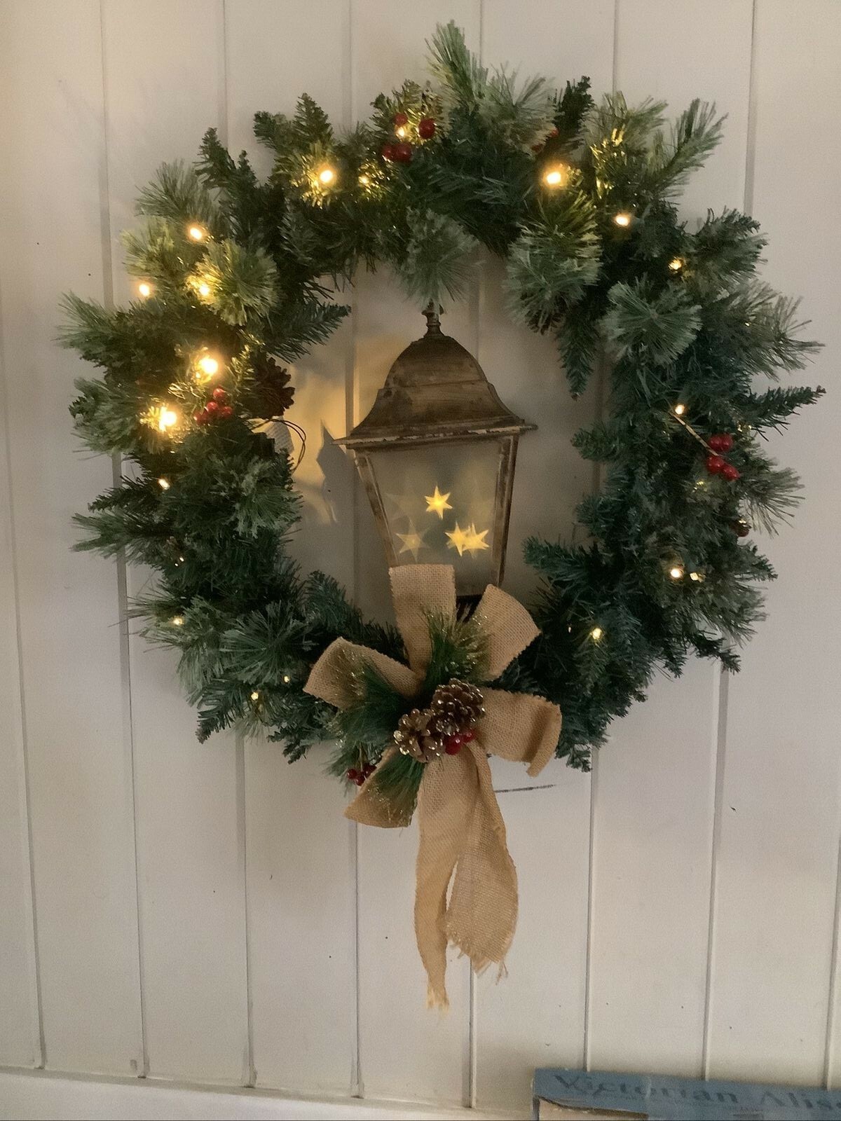 VTG 26″ ” Artificial Pine Wreath w Battery Lighted Lantern Burlap Christmas