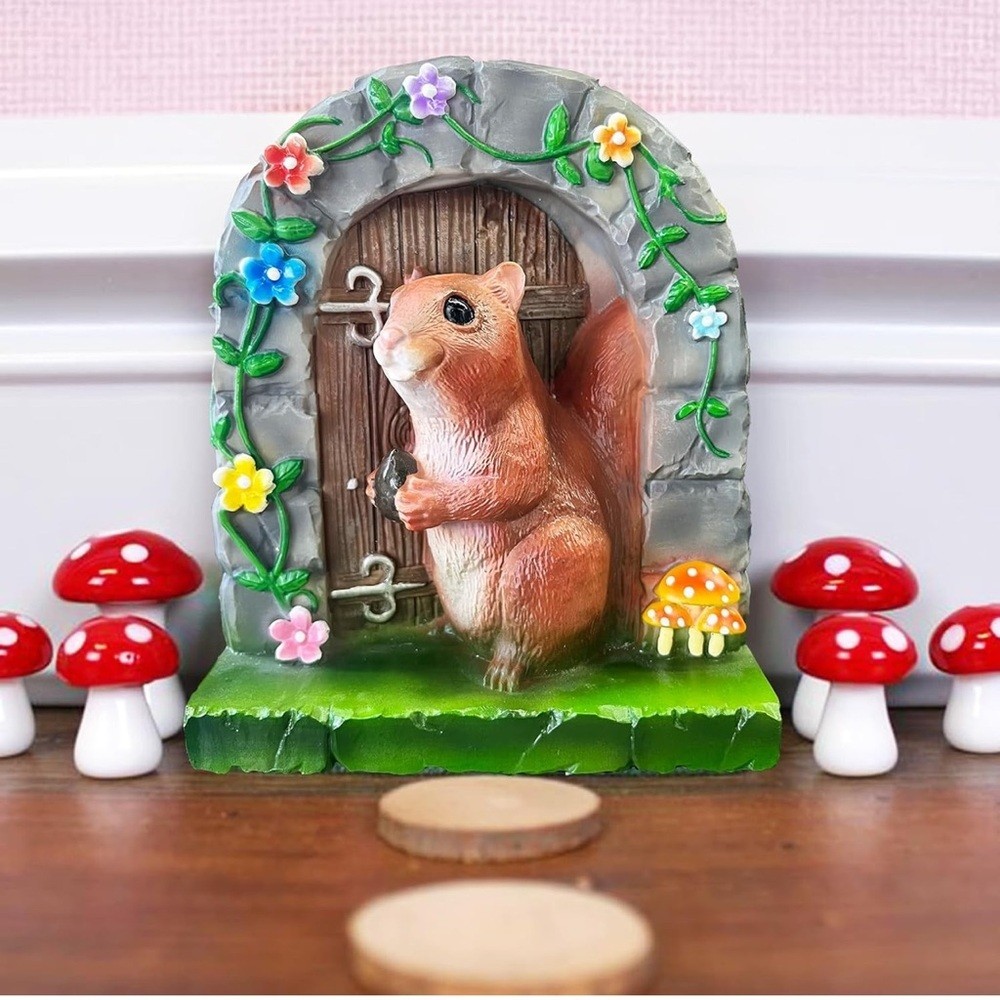 Squirrel Mushroom Fairy Door, NIB 🐿️ 🍄‍🟫 🚪