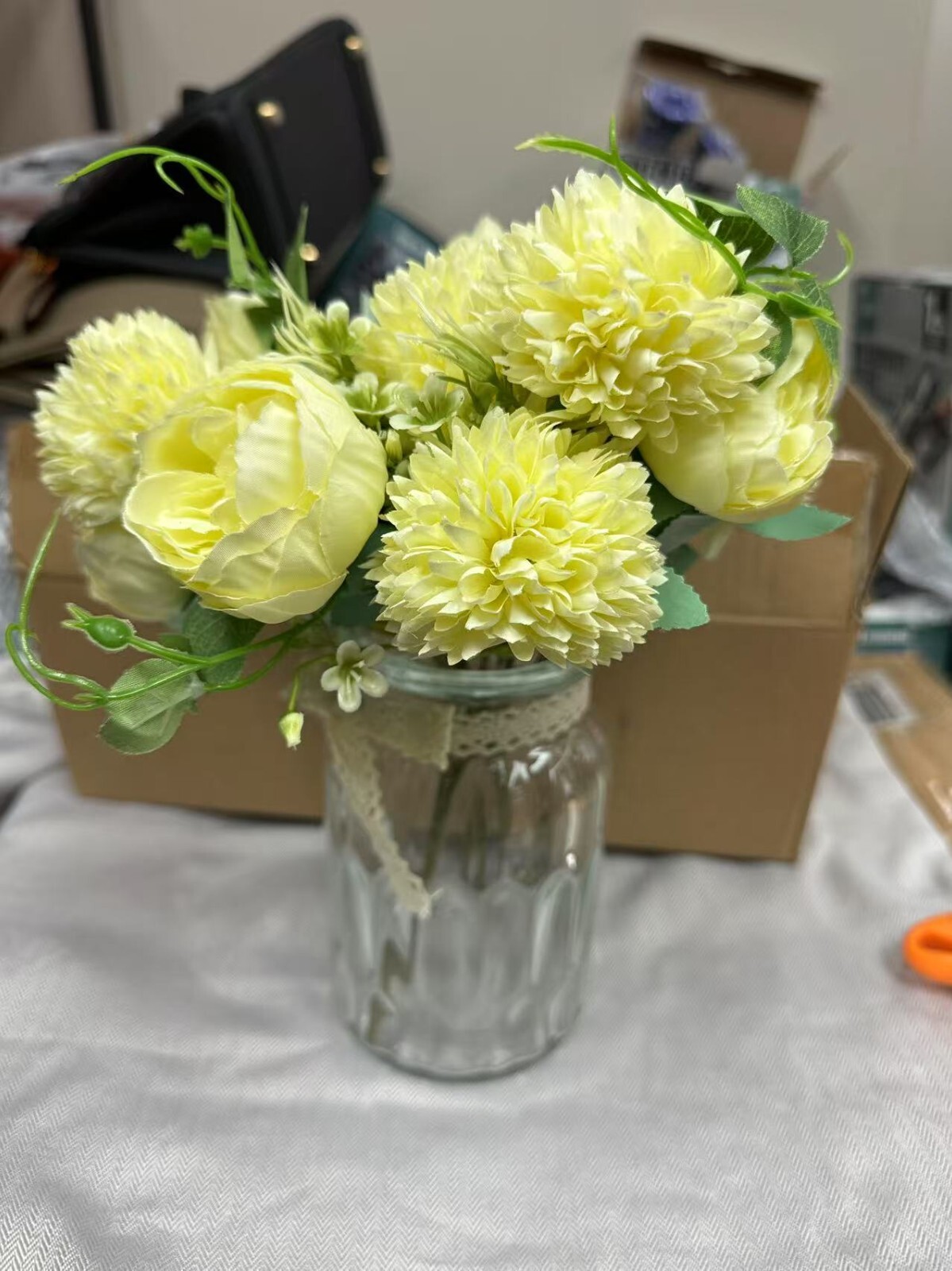 Fake Flowers with Vase, Silk Roses Artificial Flowers in Vase, Faux Flower