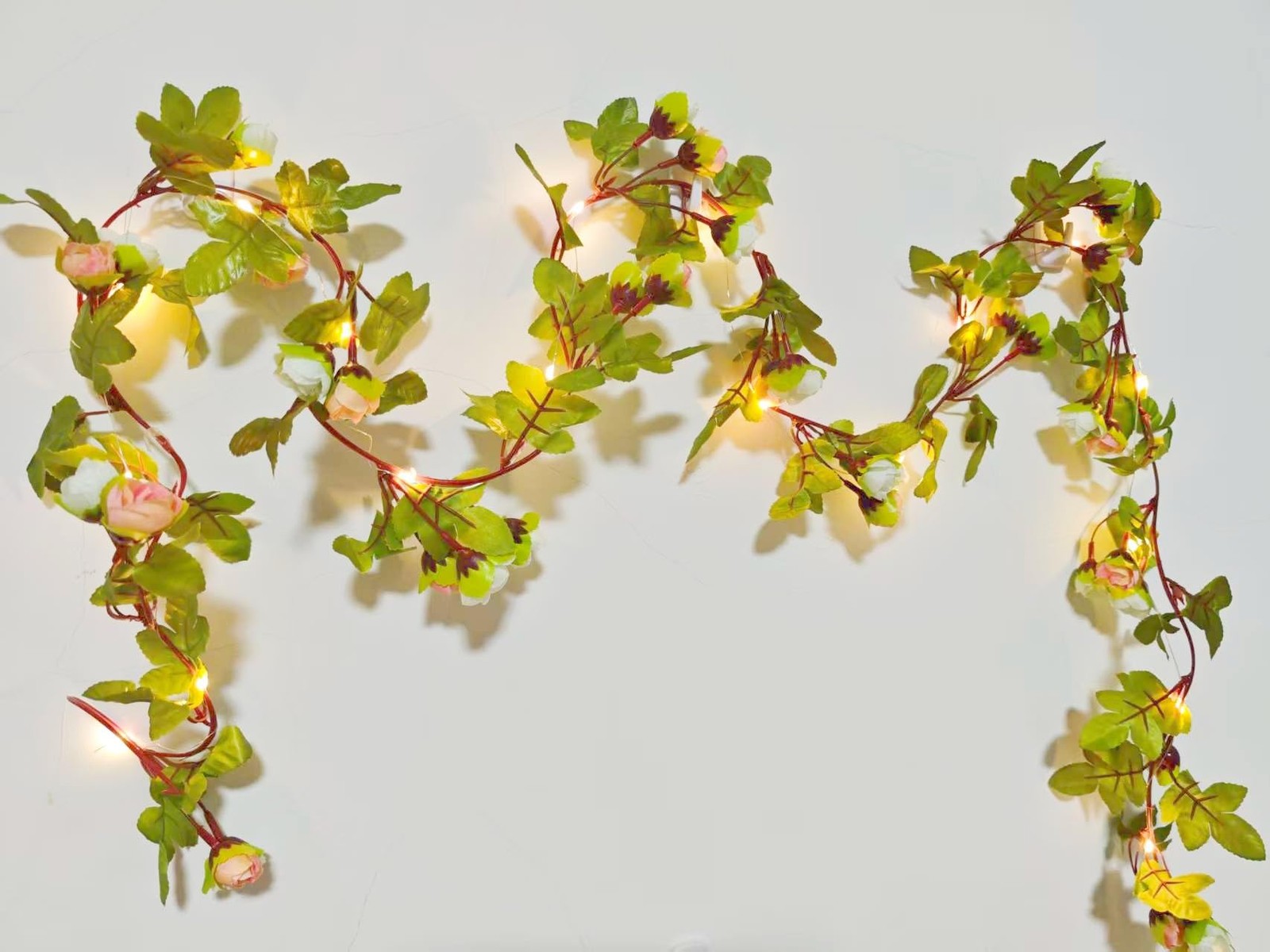 Artificial Rose Vine Garland Lights 20 LED 45 Flowers USB Operated Flower Gar…