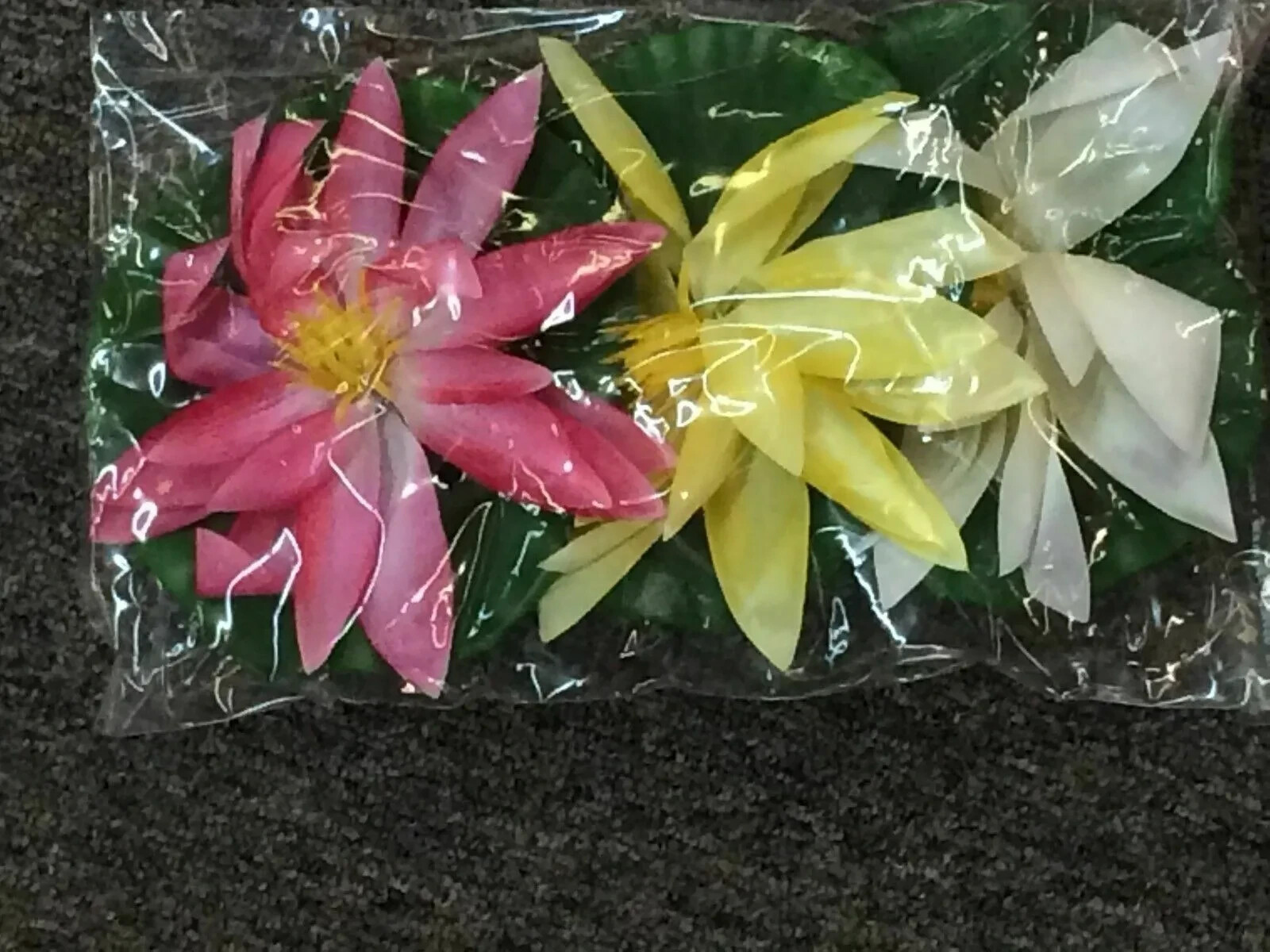 3 FLOATING ARTIFICIAL BLOOMING WATER LILY FLOWERS FOR POND 6 inches