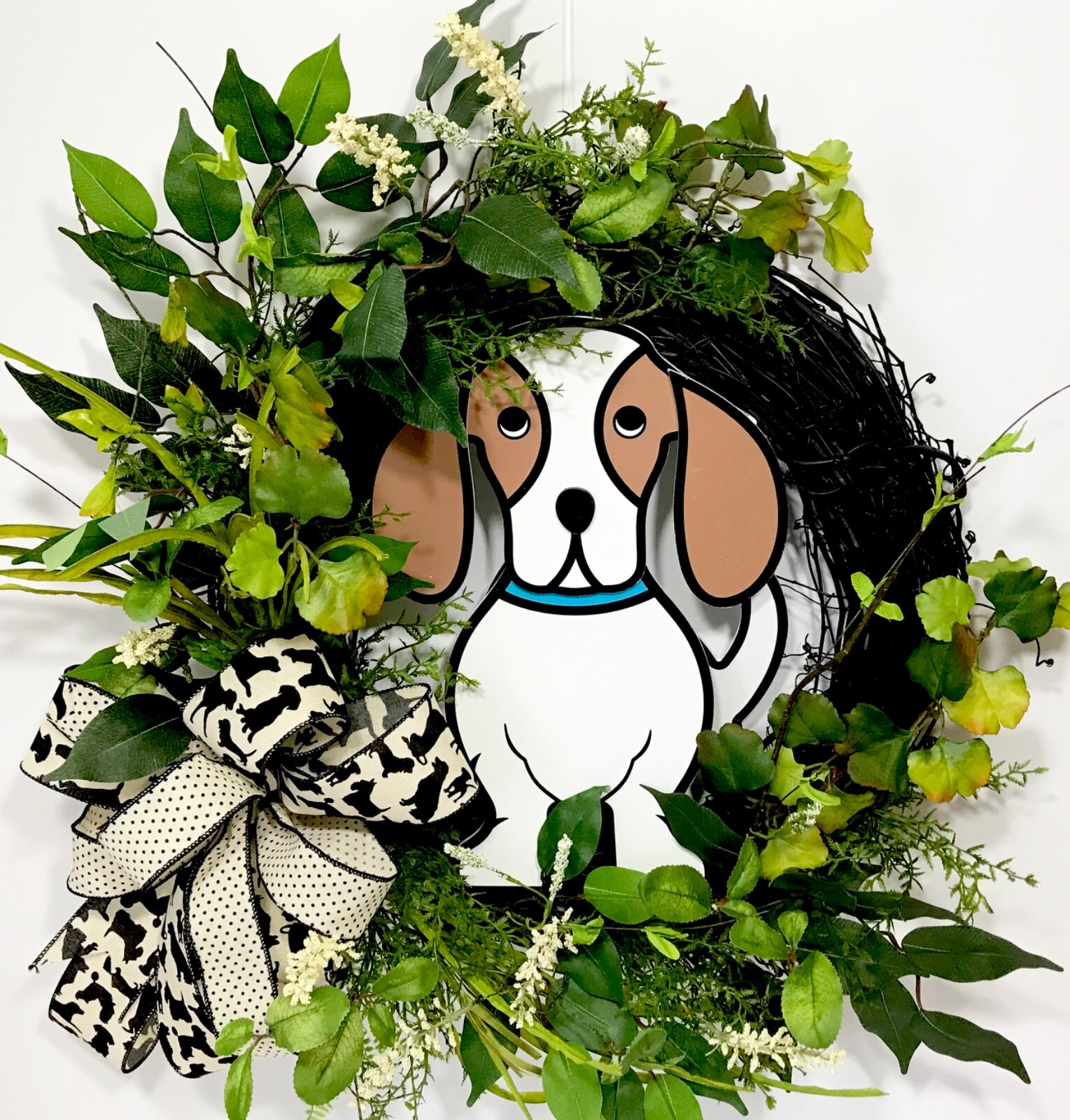 HOUND DOG LOVER 3D BEAGLE SIGN BLACK GRAPEVINE DOOR WREATH FLOWERS GREENERY NEW