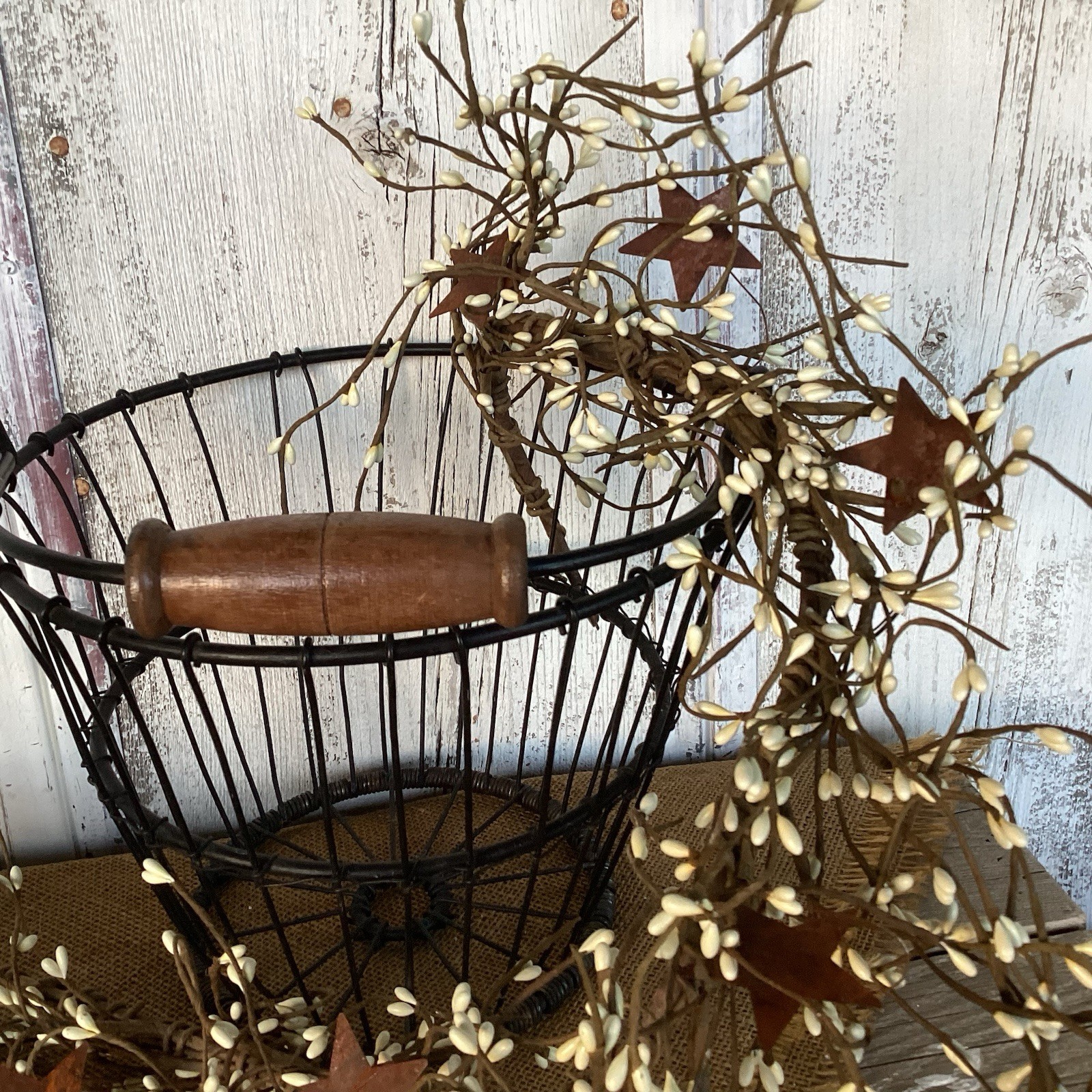 Cream Pip Berries with Rusty Stars 40 Flexible Garland Christmas Holiday