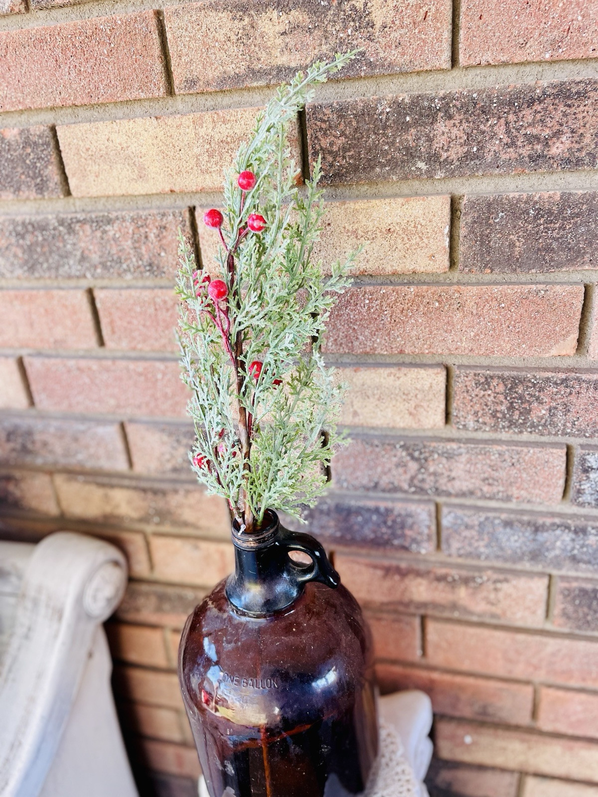 Snowy Cedar & Sugar Berry Spray