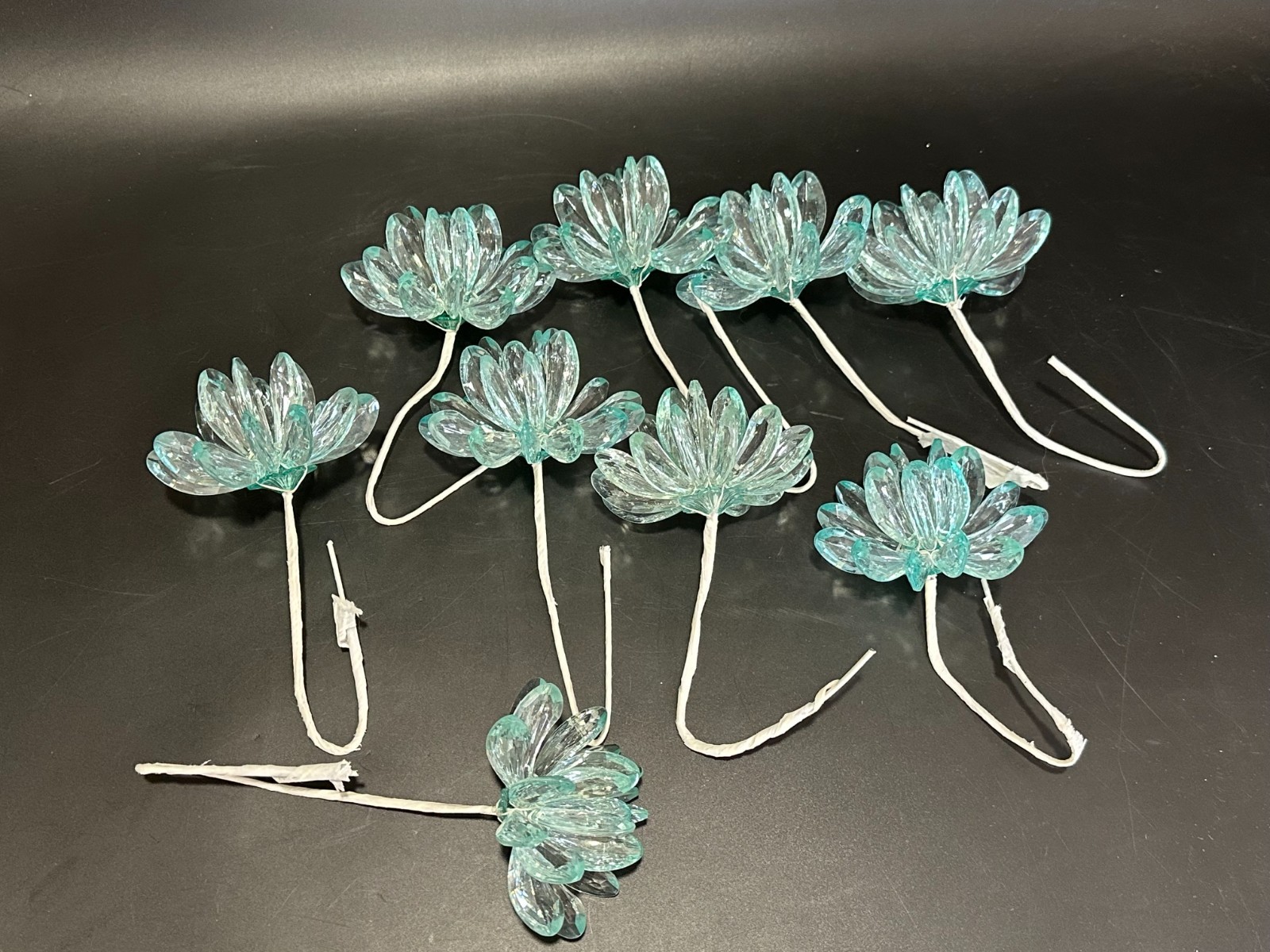 Set of 9 Plastic Acrylic Stem 4″ Lotus Flowers Aqua Tipped