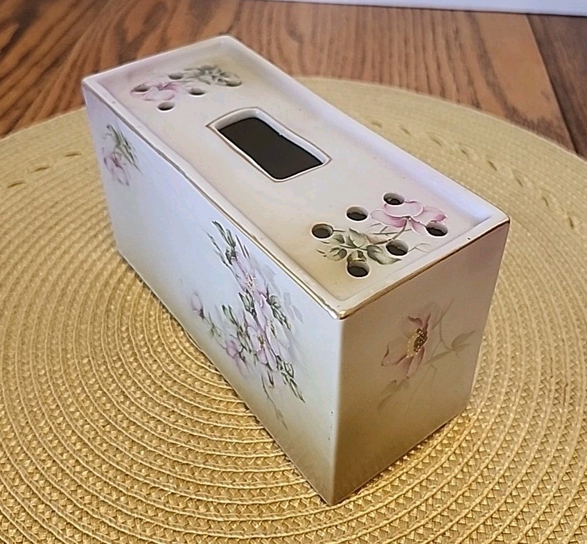 Vtg Frog Vase Ceramic Pink Floral Andrea By Sadek Gold Edge Accents 3 5/8″T