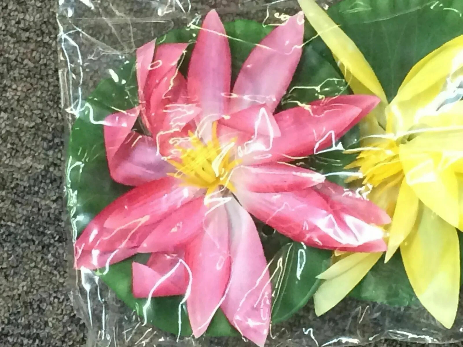 3 FLOATING ARTIFICIAL BLOOMING WATER LILY FLOWERS FOR POND 6 inches