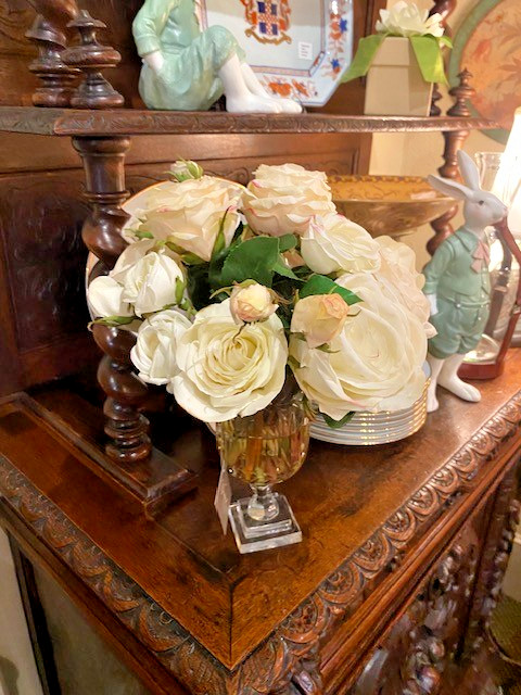 Winward Mix Roses in Leaf Cut Vase