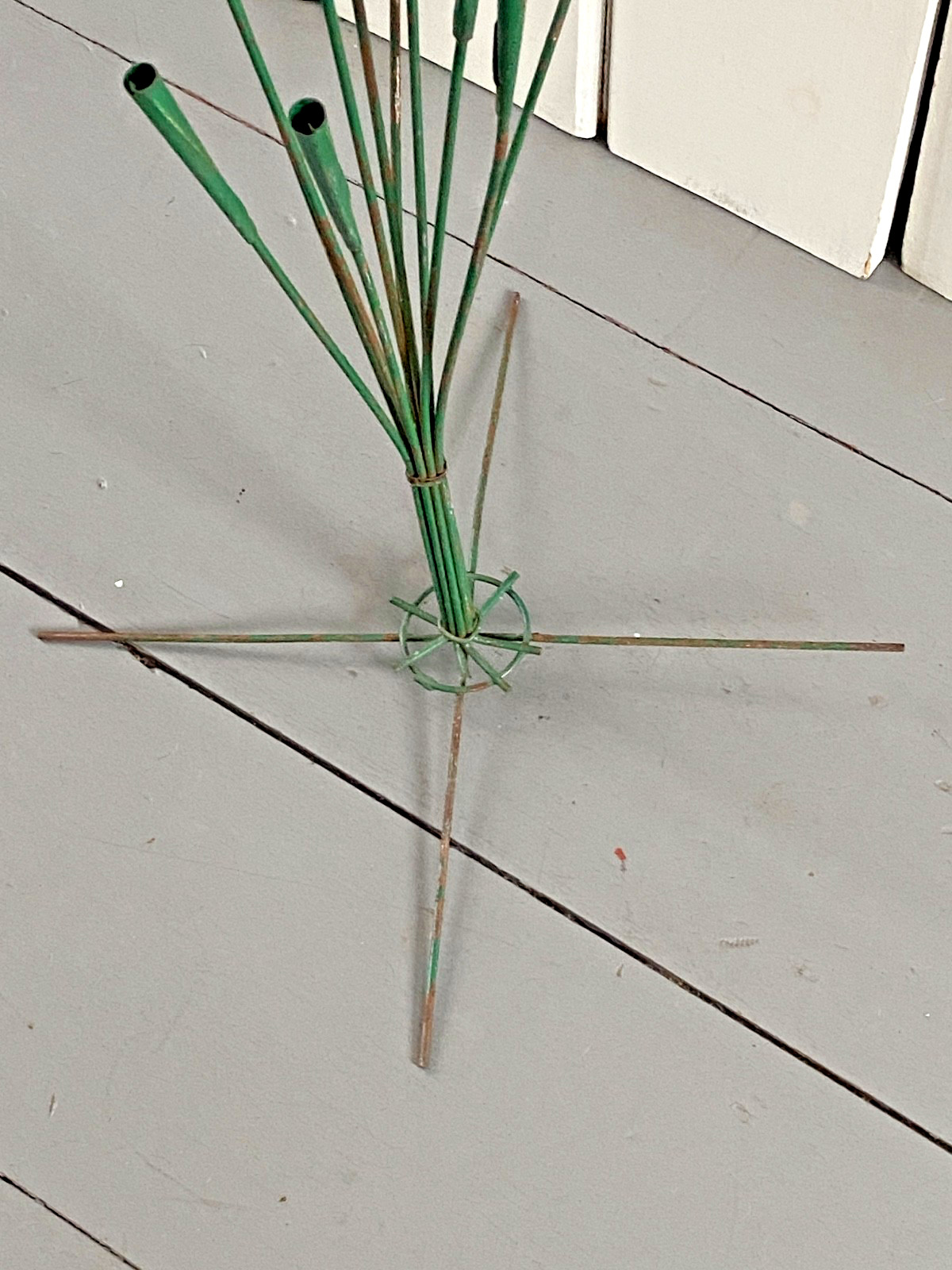 Vtg Rare Green Metal Cattails Grass Flower Frog MCM Kinetic Art Sculpture 37″H