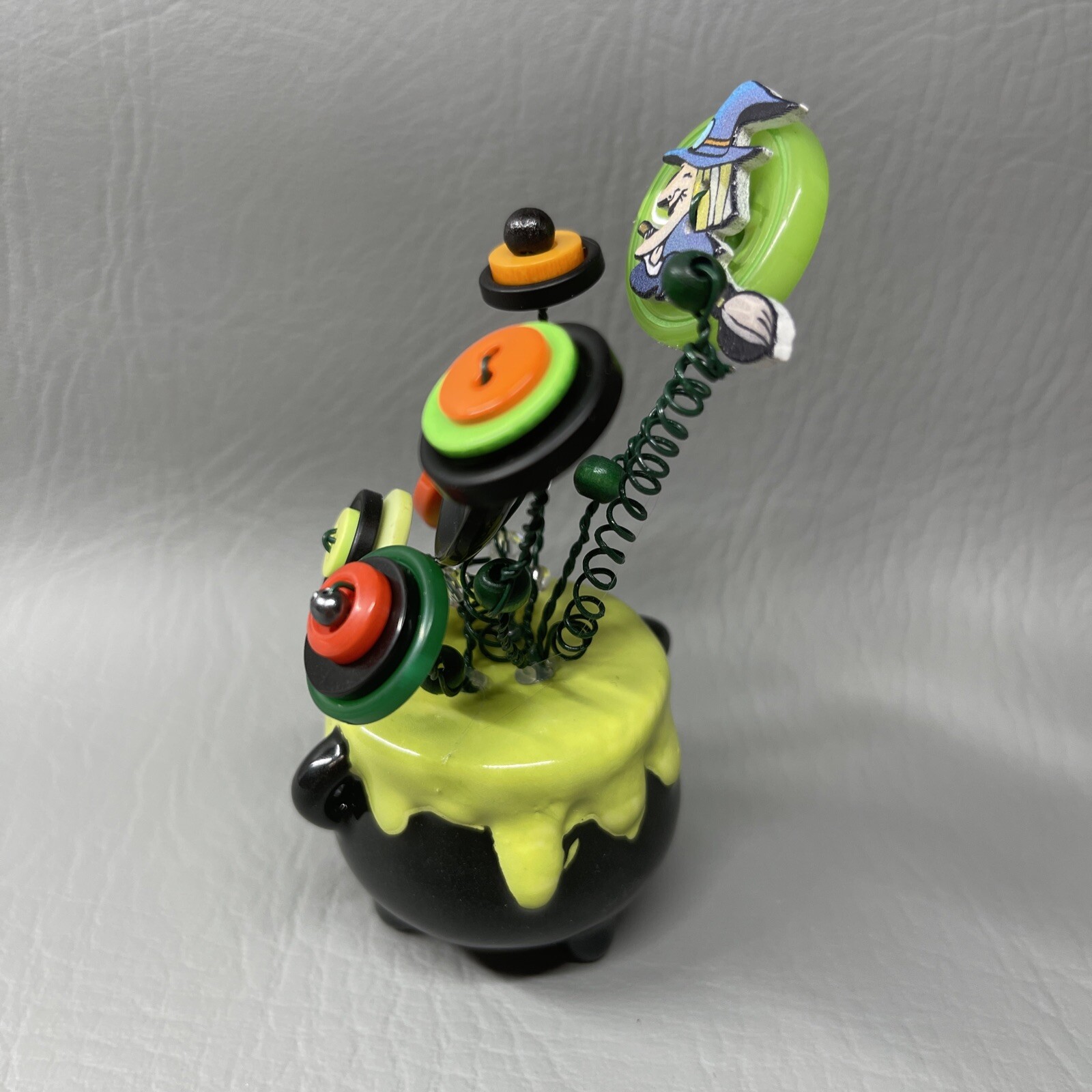 Button Flower Bouquet In Witch Cauldron S&P Shaker Green Orange Halloween Decor