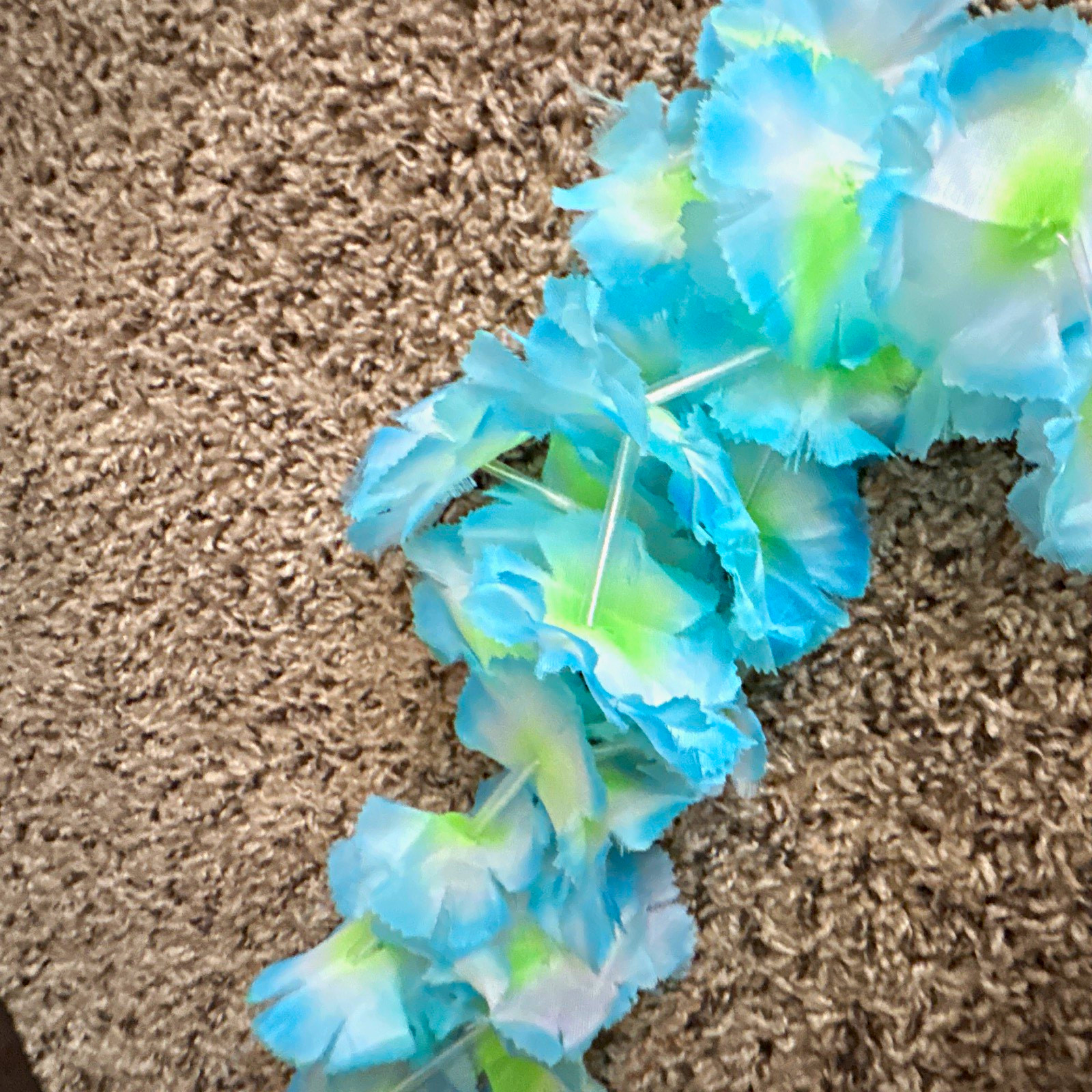 Artificial Blue Green White Floral Garland, Plastic Floral Décor