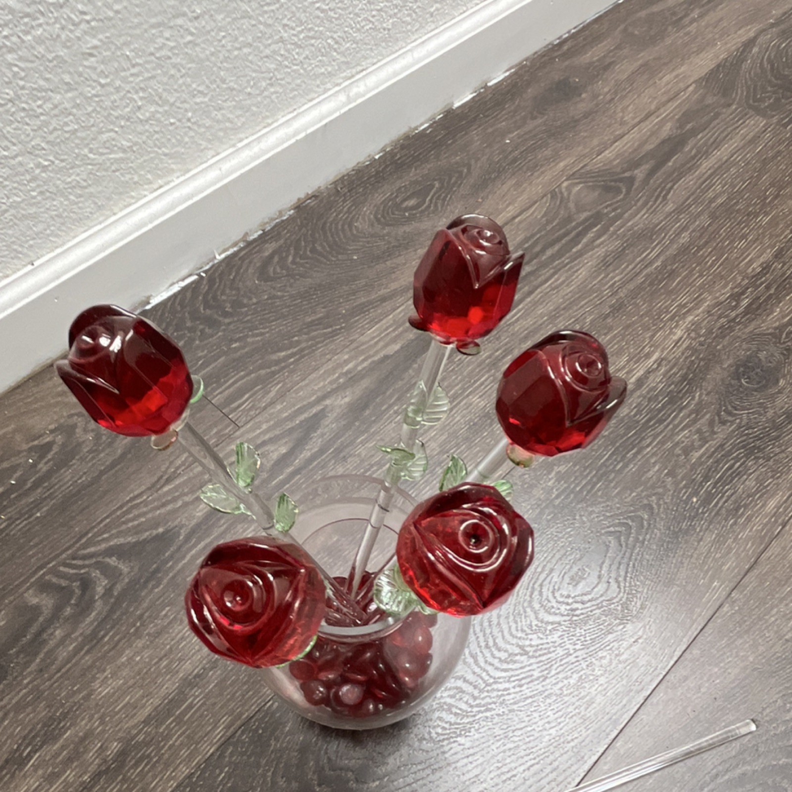 Eros Rose Bouquet Set of 6 Handmade Glass Roses in 8″ Vase Arrangement