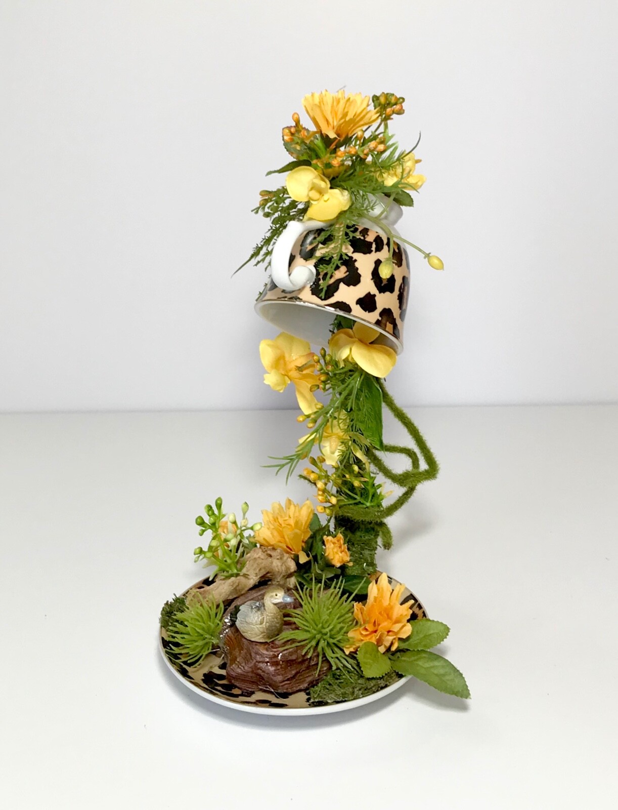 FLOATING LEOPARD TEA CUP SAUCER CERAMIC NOVELTY FLOWERS ARRANGEMENT CENTERPIECE