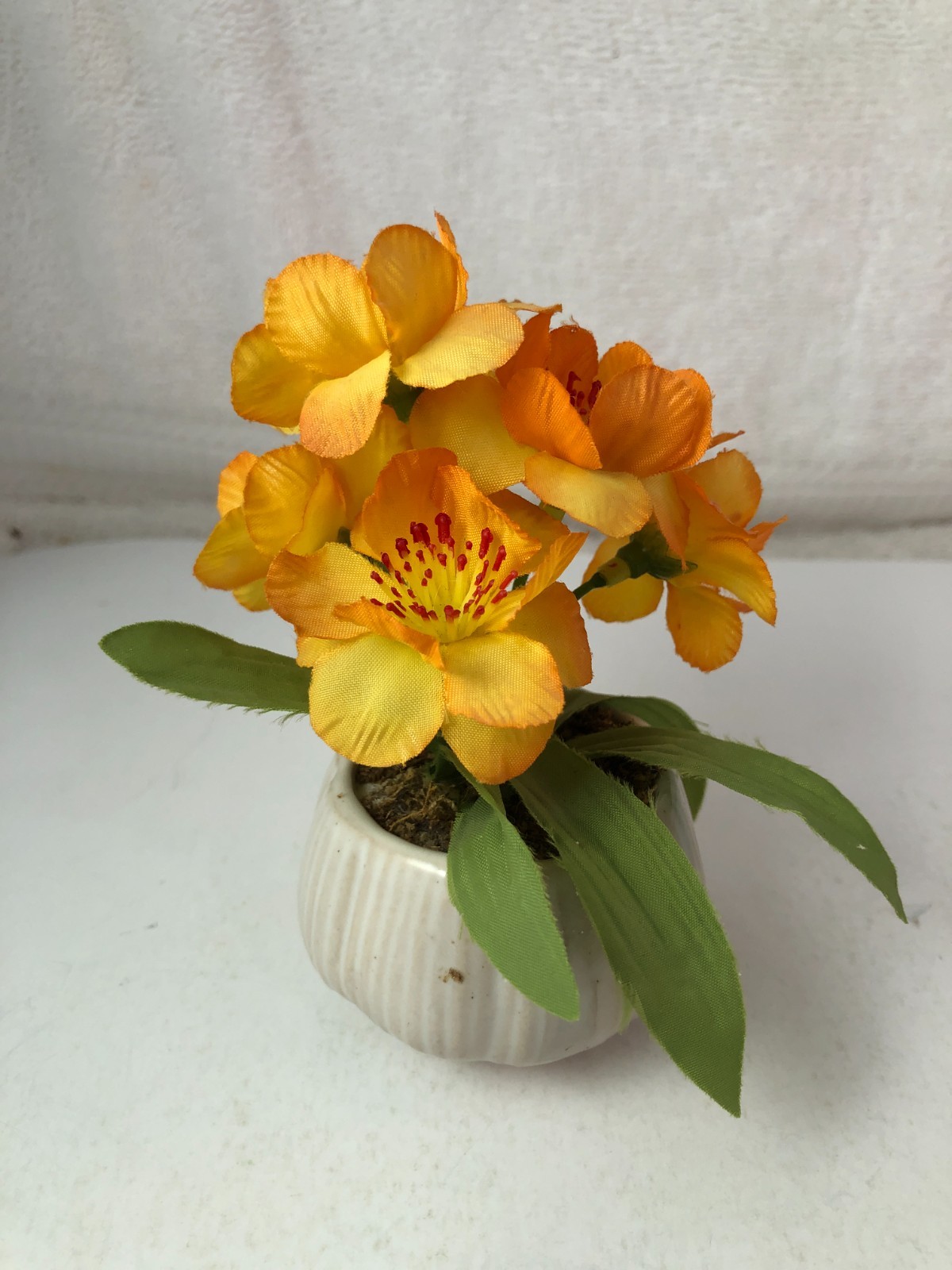 Small 5″ Silk Floral Arrangement In Ribbed Ceramic Pot Mini Desk Decor