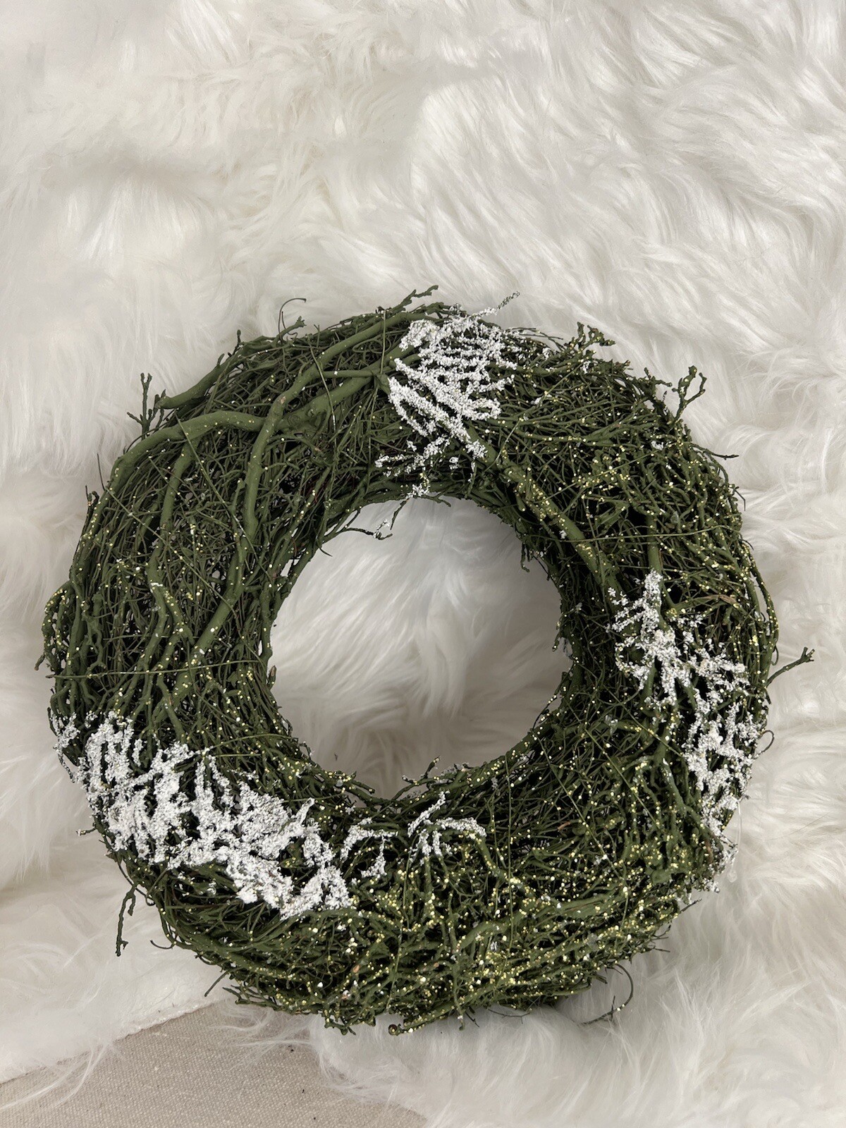 Green Rattan Glittery Snowy Wreath Holiday Decor New Floral Natural Twig 10”