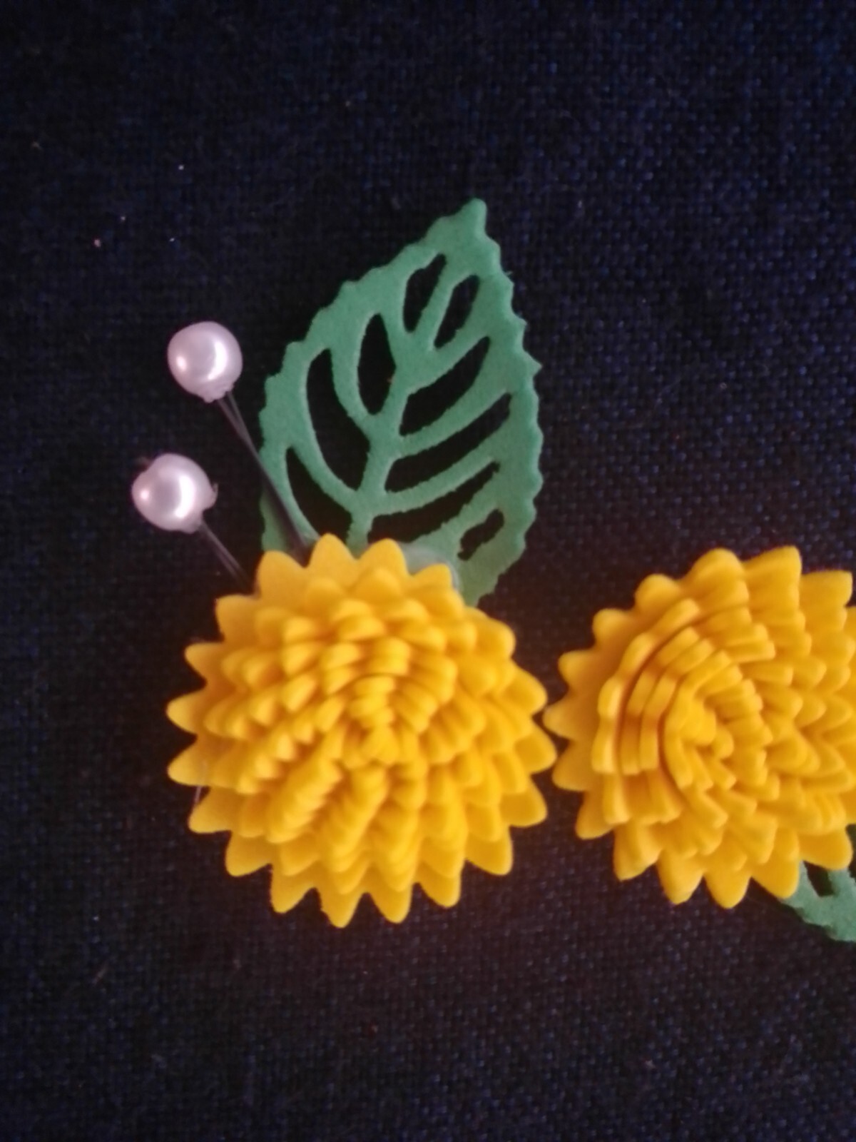 4.5cm artificial WITH LEAVE YELLOW COLOR FLOWERS 10pcs to 100pcs foam flower new