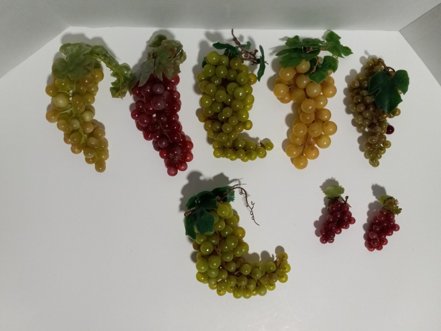 8 Clusters of Grapes Decoration Artificial Plastic Fake Fruits Bunches