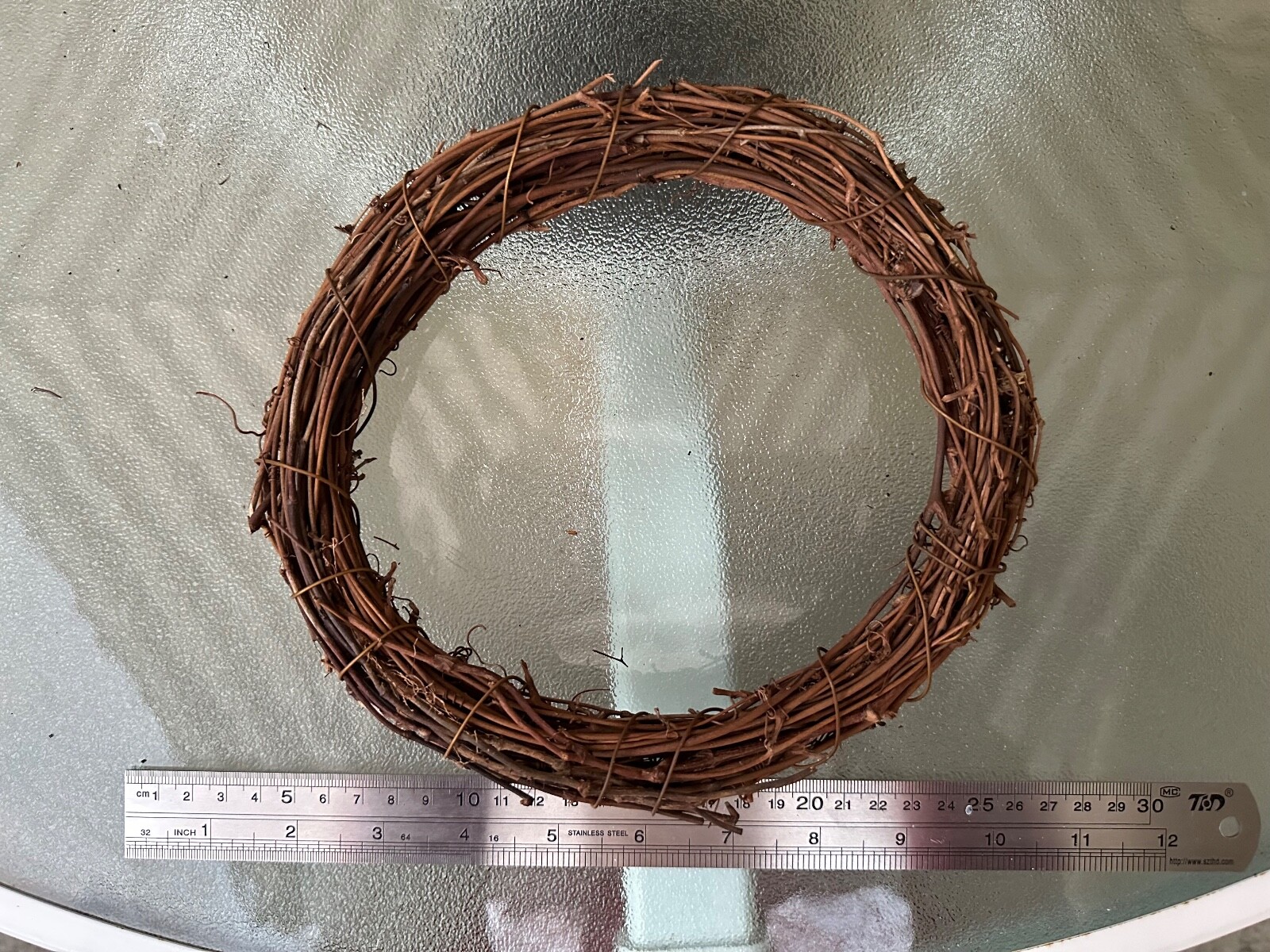 7.5″ Natural Vine Branch Wreath