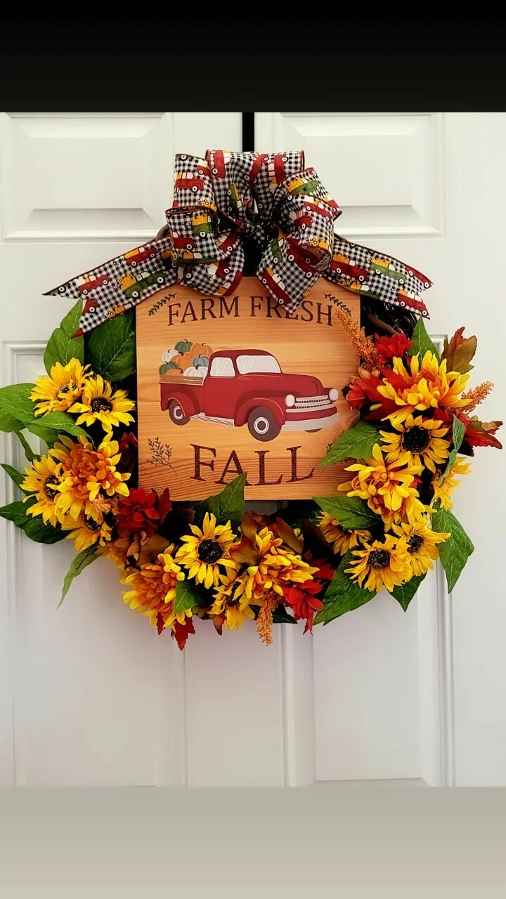 18×18 door wreath perfect for indoor or outdoor of any home, business and school