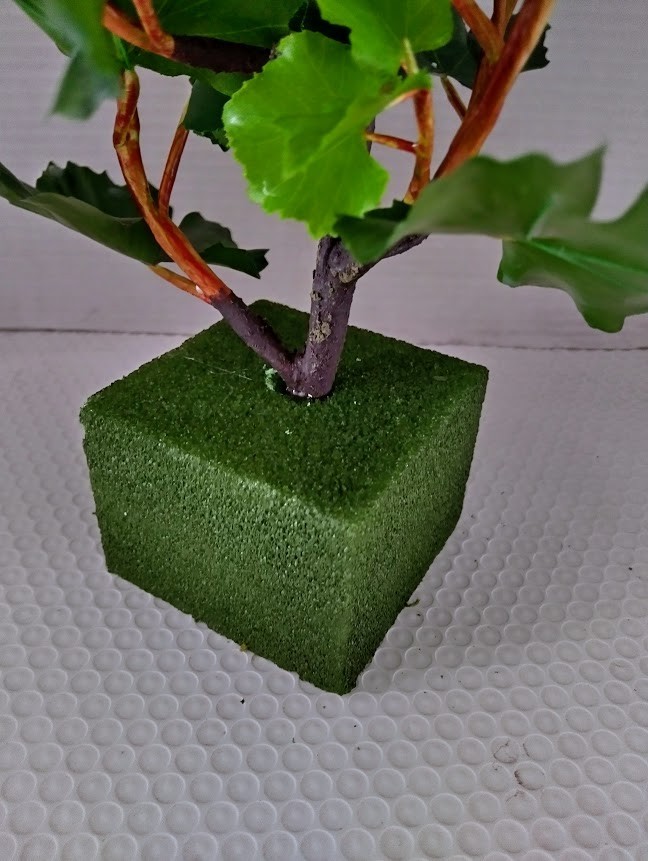 Artificial grape vine tree