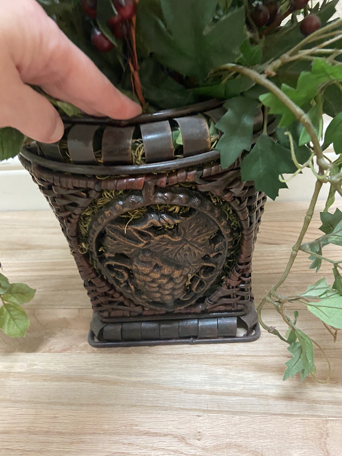 Guc Ivy Floral Arrangement Unique