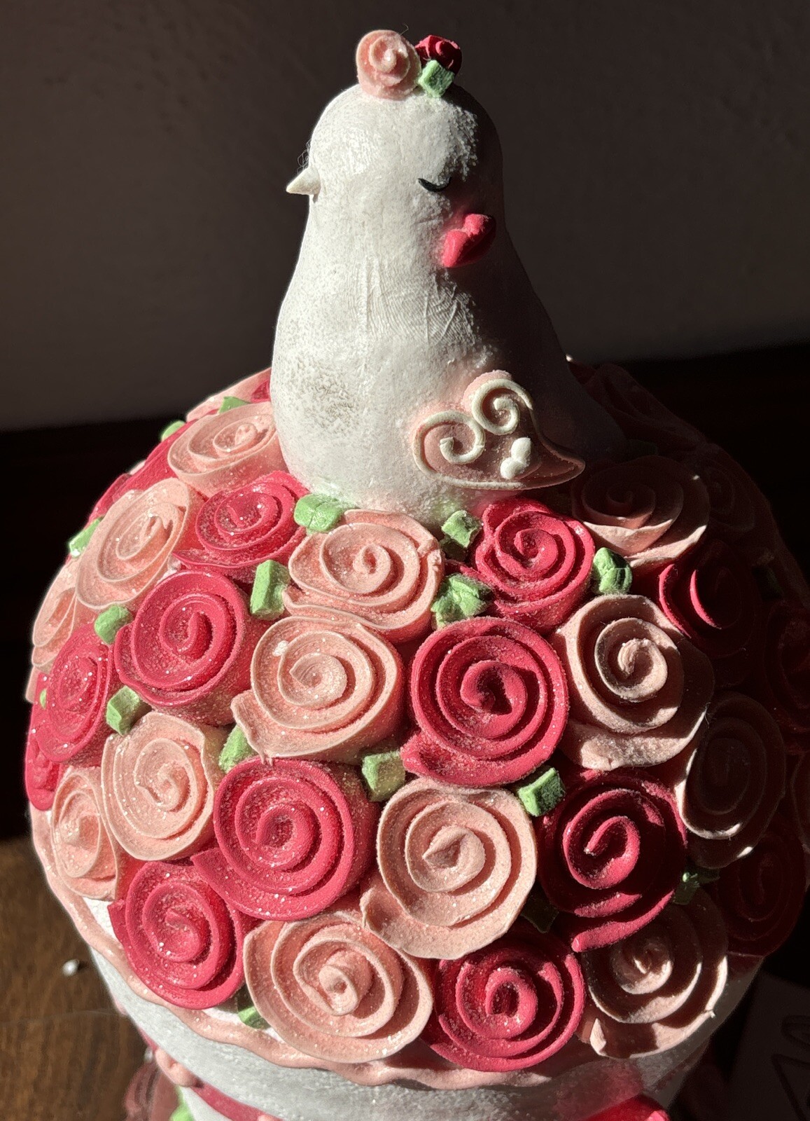 Love birds bouquet of roses decor Cupcakes And Cashmere Valentines New W Defects
