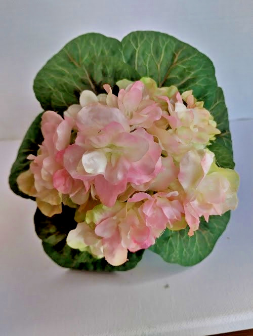 8″ ARTIFICIAL Semi-Miniature African Violet – no pot.