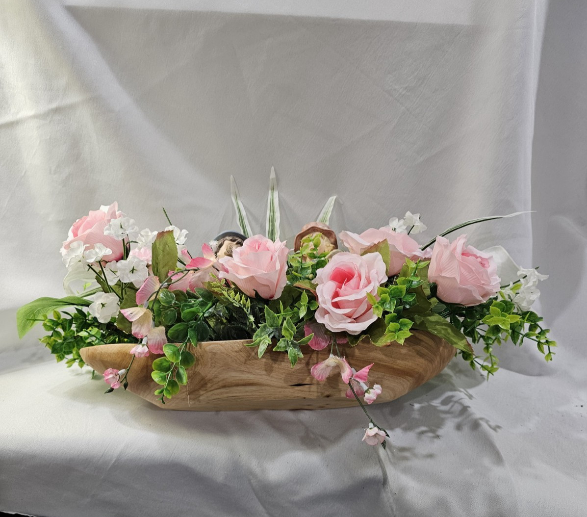 Lovely Floral Centerpiece, Pink Roses, 2 darling children. 15″W in solid wood