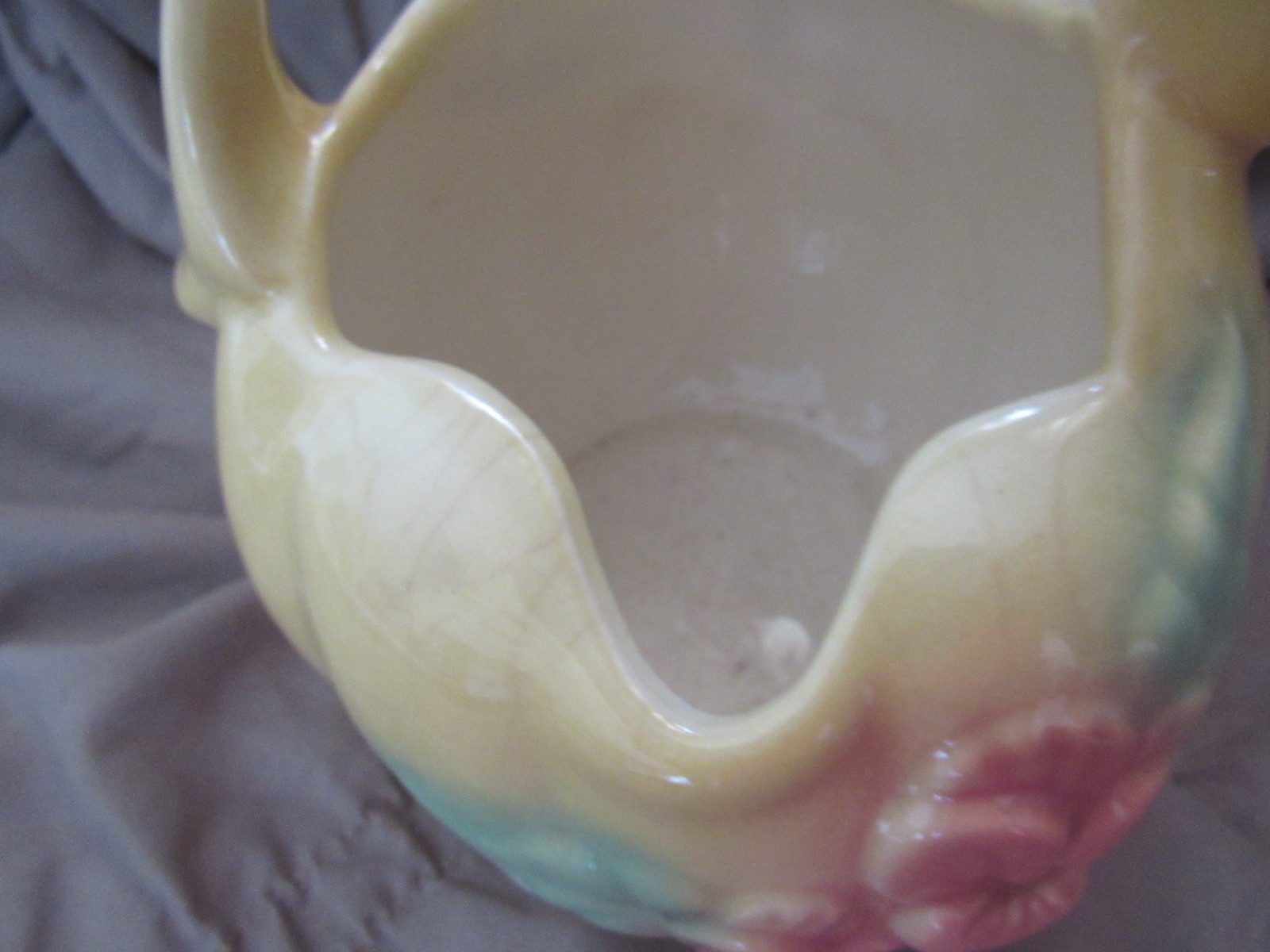 UNIQUE FLORAL DECORATED VASE, by HULL PORCELAIN POTTERY 6 1/2″
