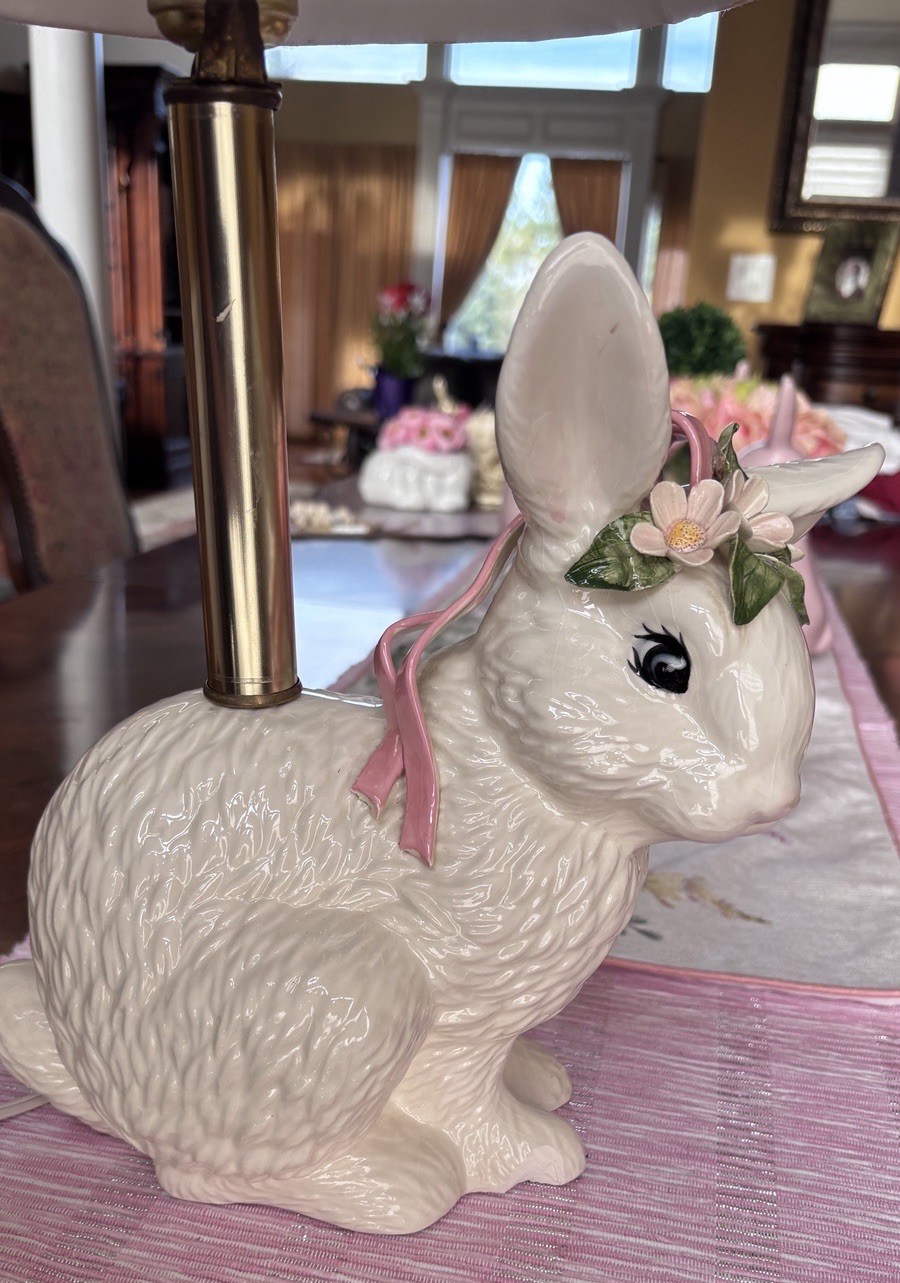 Betlar Inc, Bedroom Lamp, Rabbit Bunny , Bow White Pink Vintage California USA