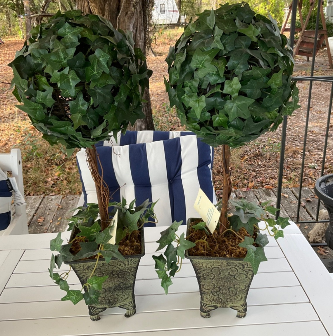Set of 2 Artificial Plant Leaves Topiary Tree Ball Shaped Green Metal Pot 21”