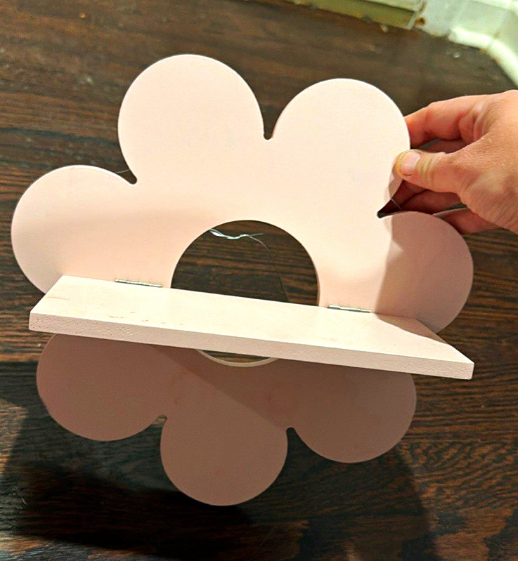 Pink Wooden Daisy Hanging Wall Decor Shelf Flower-Themed Wall Decoration